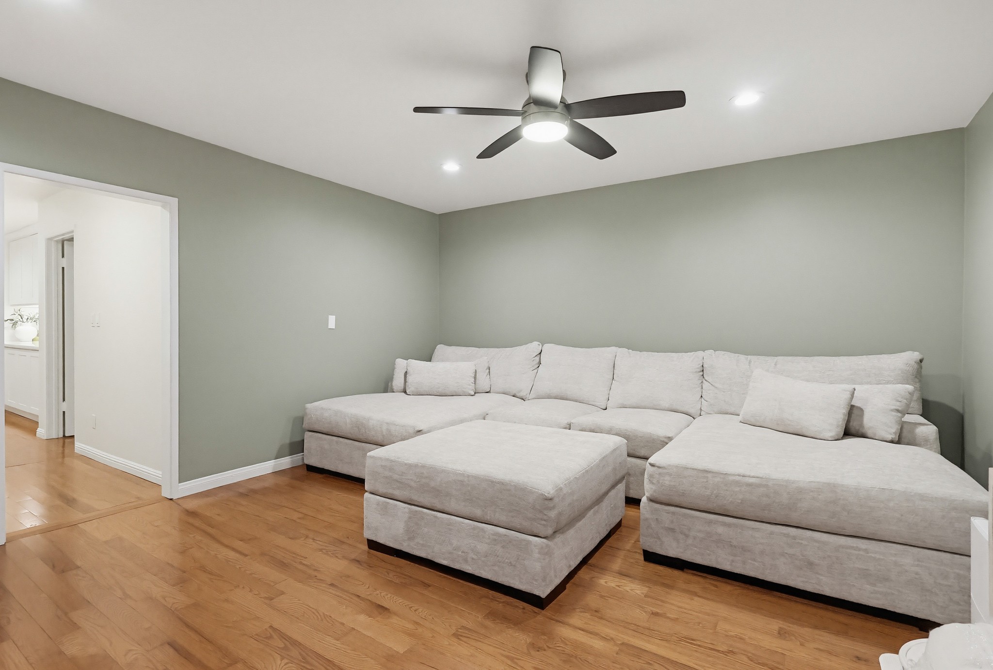 Virtual tour photo 119 of 153 for 2906 Baywater Ave UNIT 2