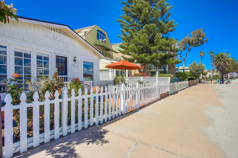 Virtual tour photo 5 of 47 for 2910 Bayside Ln