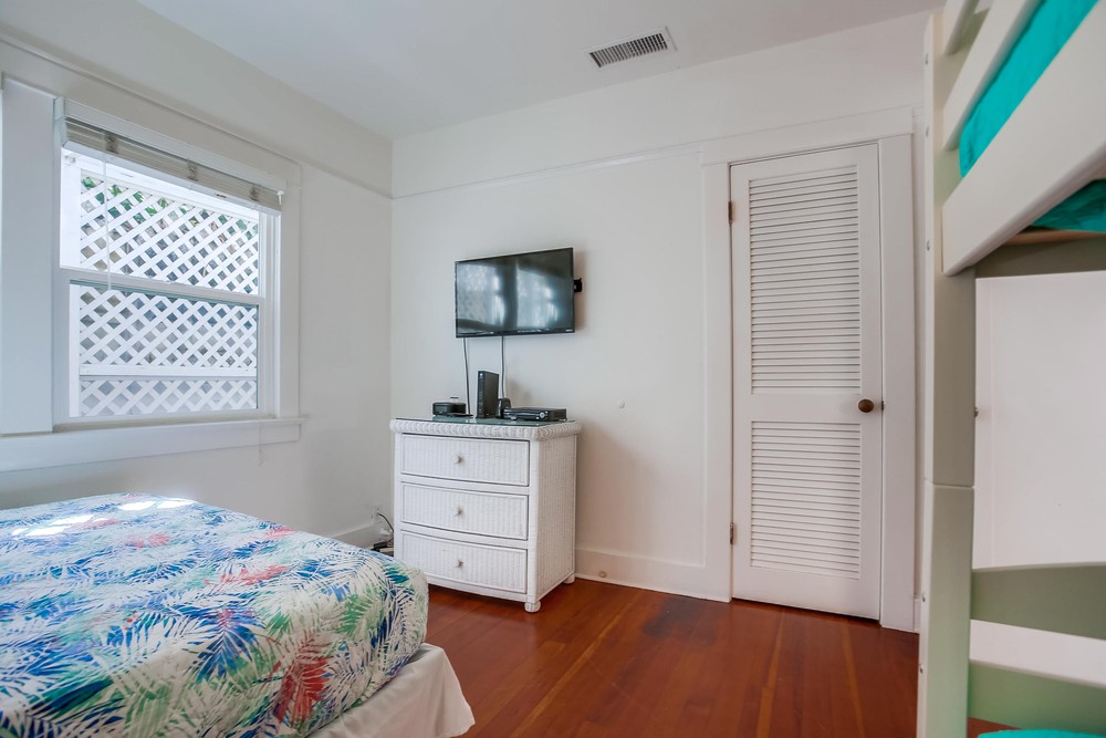 Virtual tour photo 41 of 47 for 2910 Bayside Ln