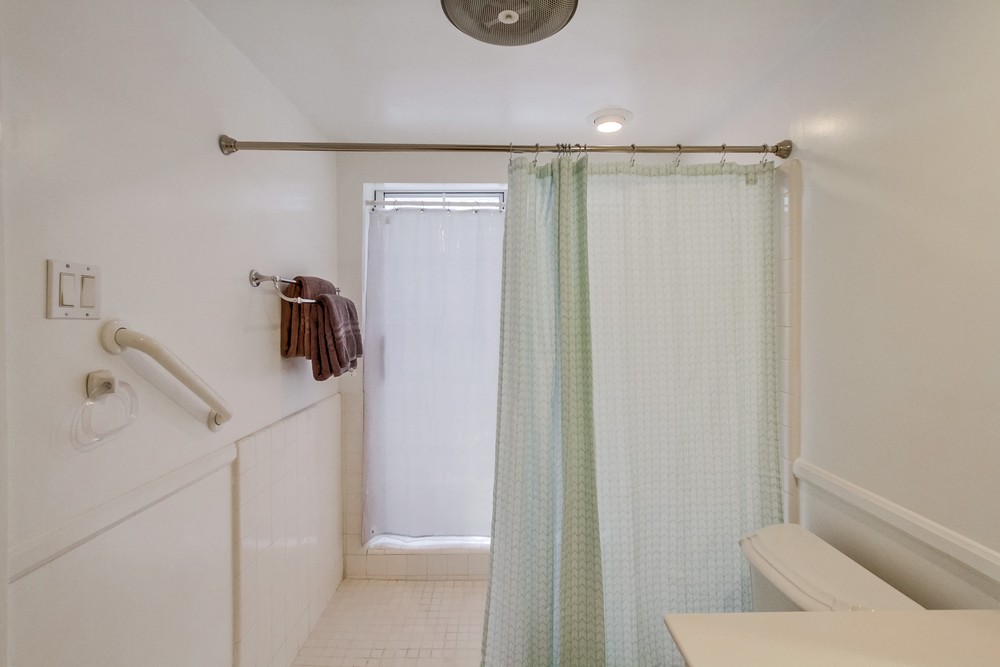 Virtual tour photo 28 of 34 for 2910 Bayside Walk