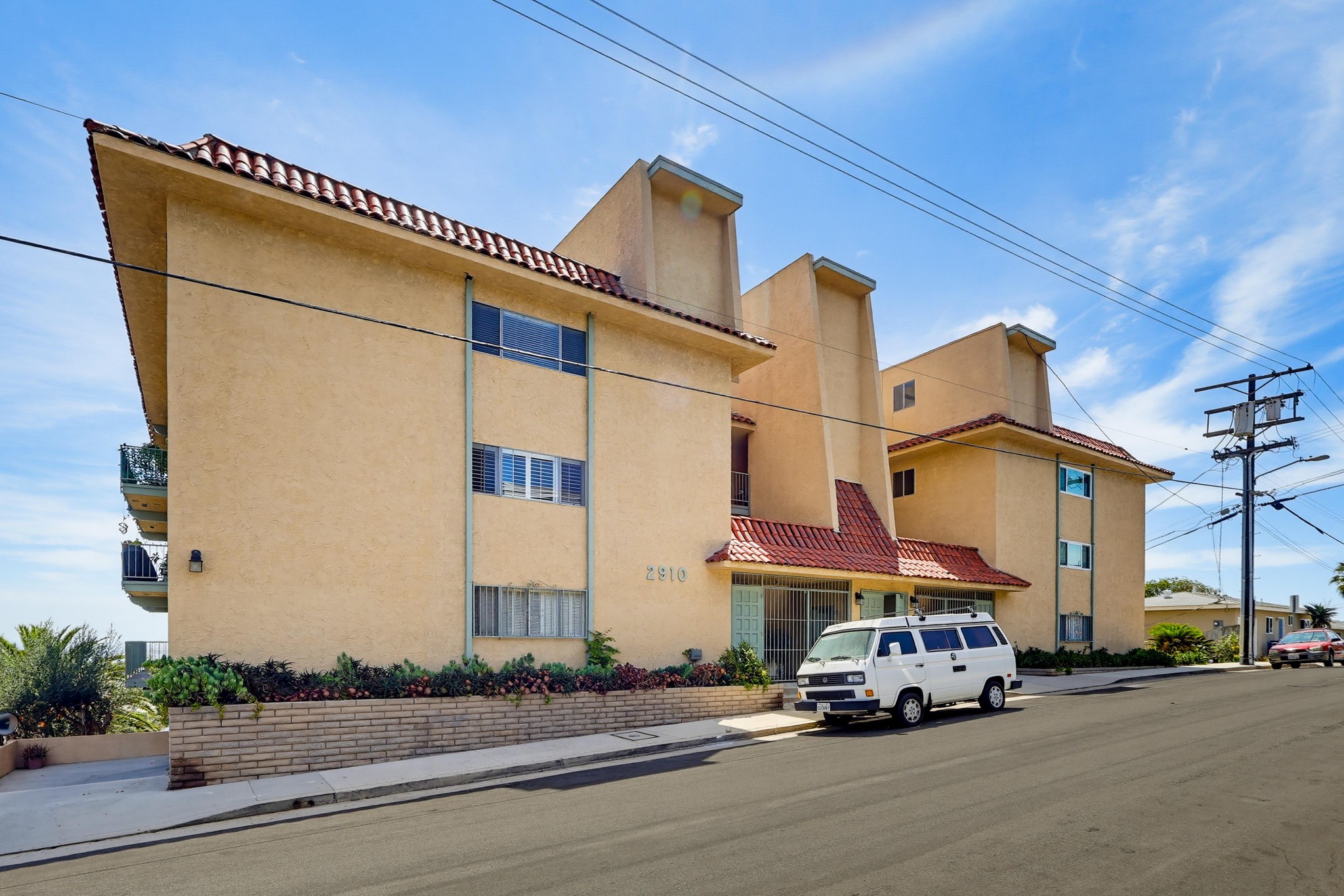 Virtual tour photo 1 of 62 for 2910 S Peck Ave