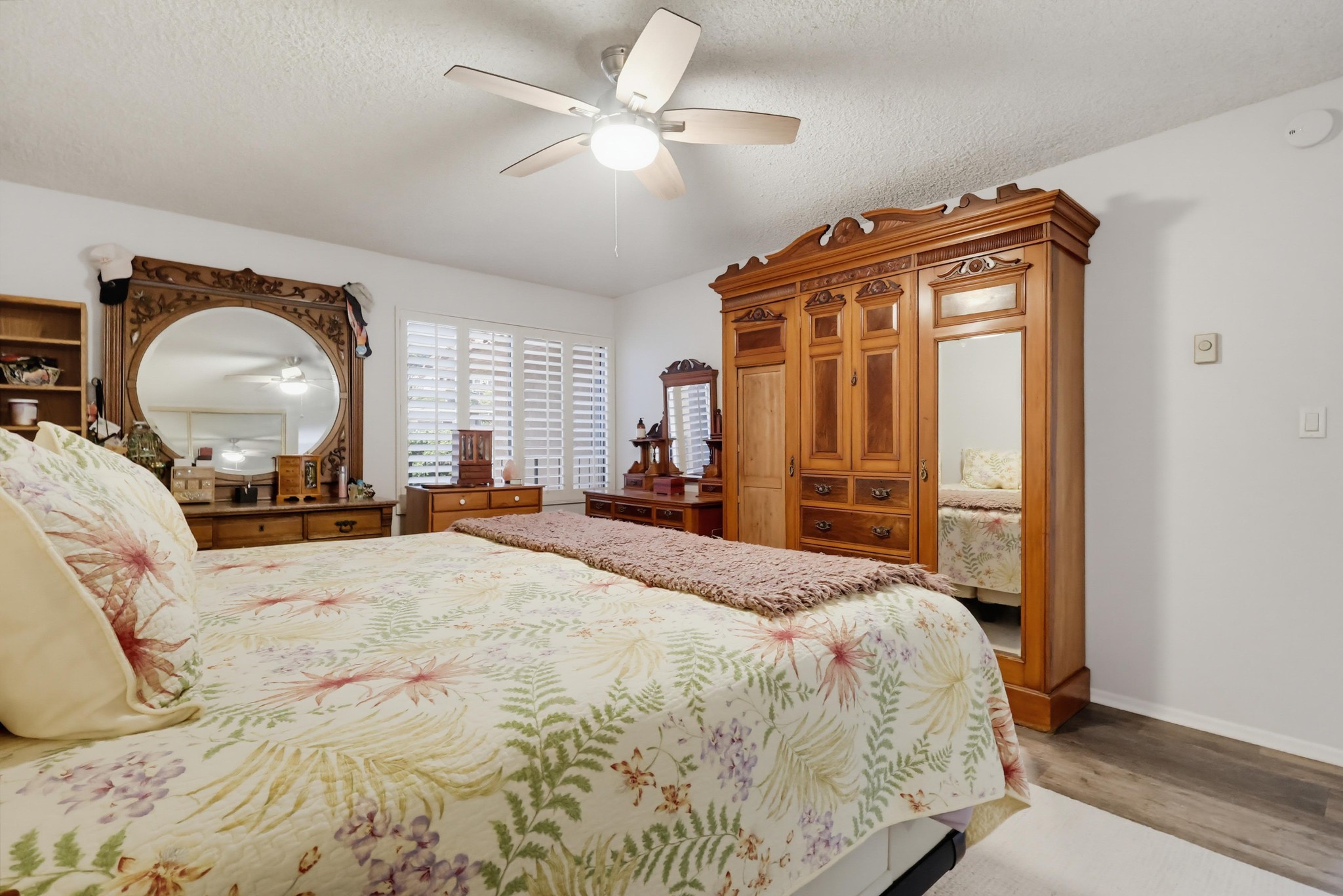 Virtual tour photo 40 of 62 for 2910 S Peck Ave