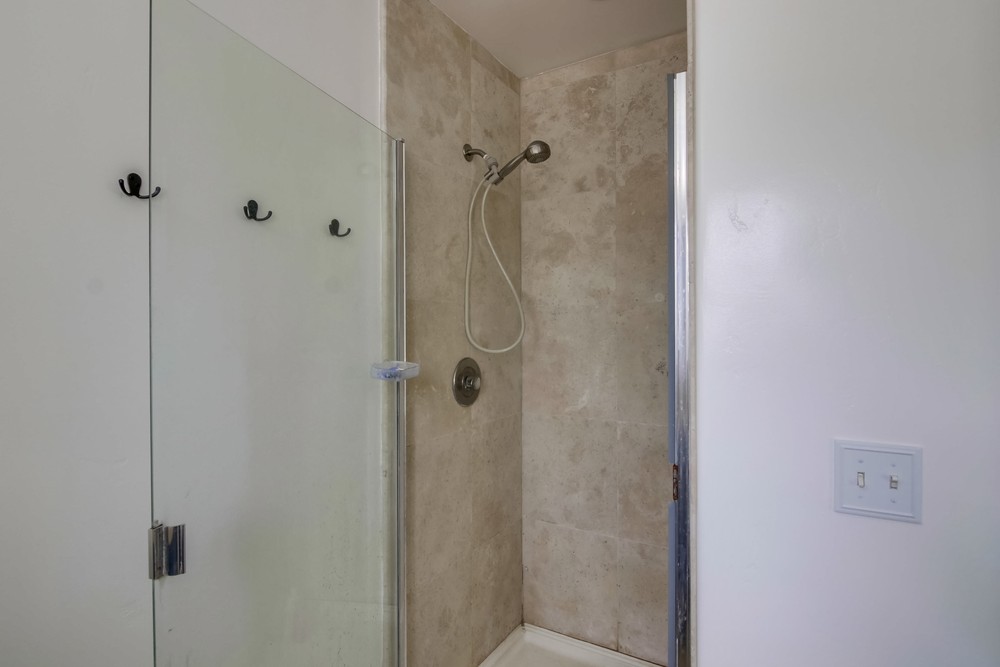 Virtual tour photo 24 of 33 for 2913 A St UNIT 6