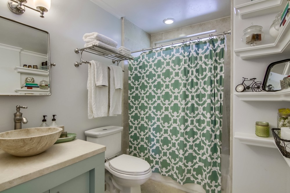 Virtual tour photo 28 of 33 for 2913 A St UNIT 6