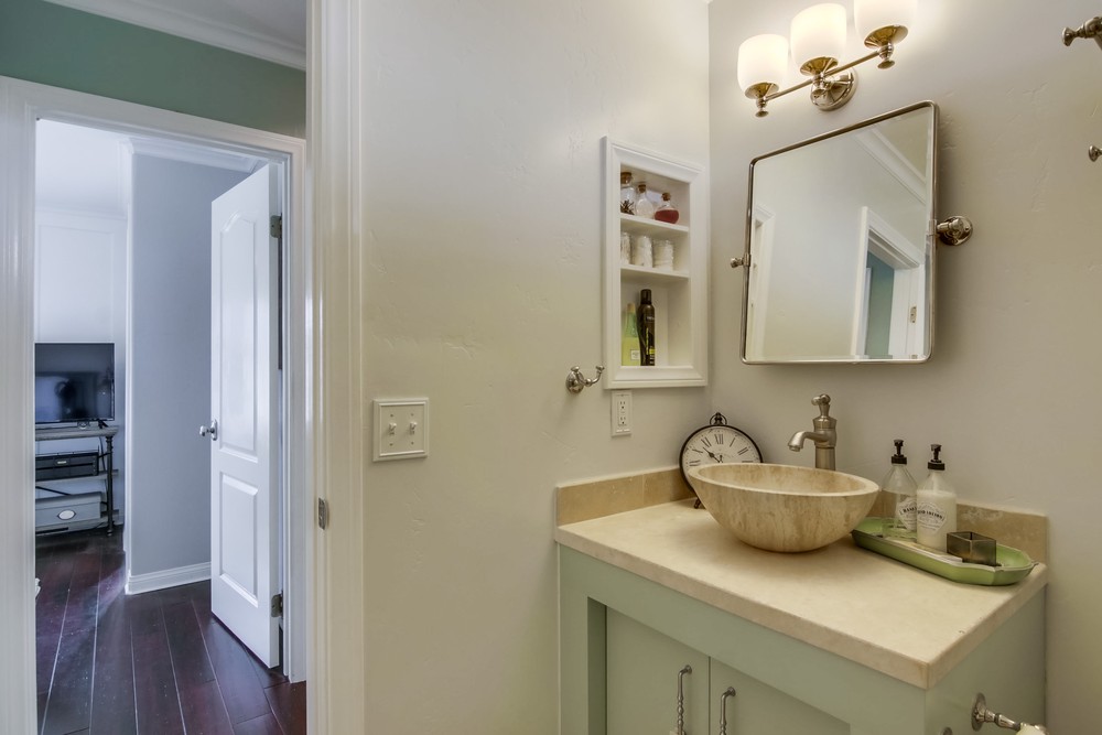 Virtual tour photo 29 of 33 for 2913 A St UNIT 6