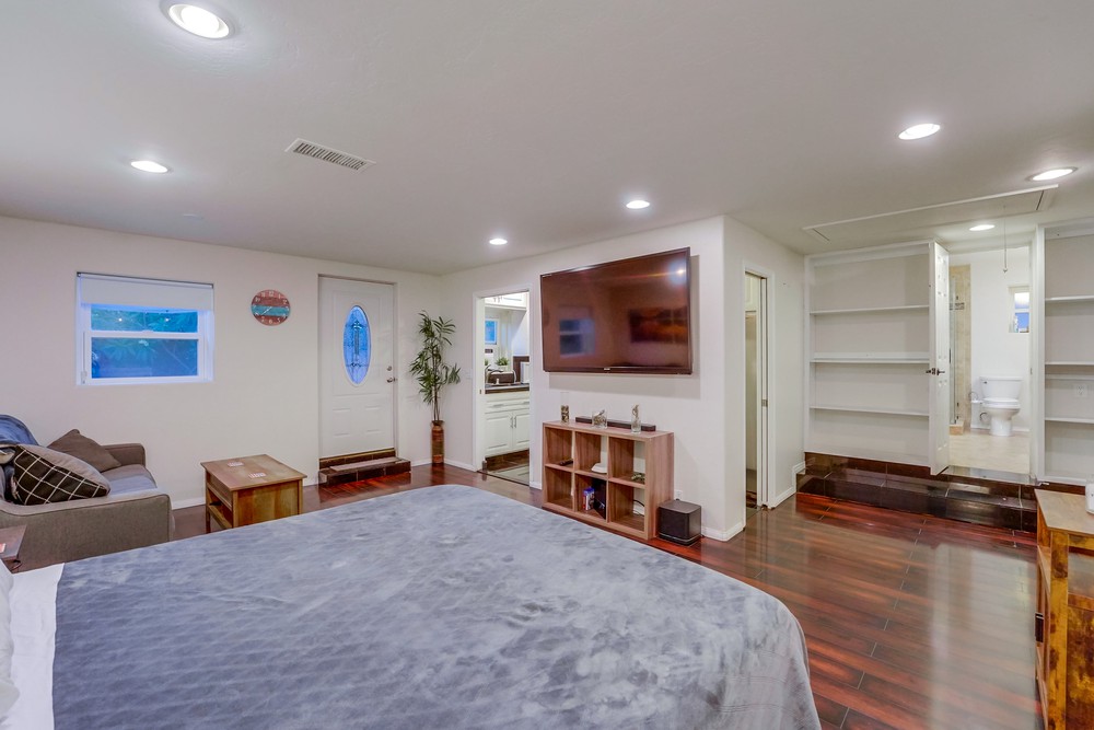 Virtual tour photo 51 of 116 for 2914 Iris Ave