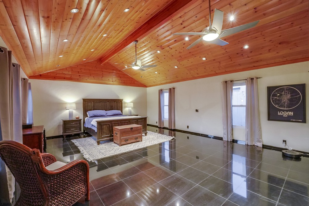 Virtual tour photo 60 of 116 for 2914 Iris Ave
