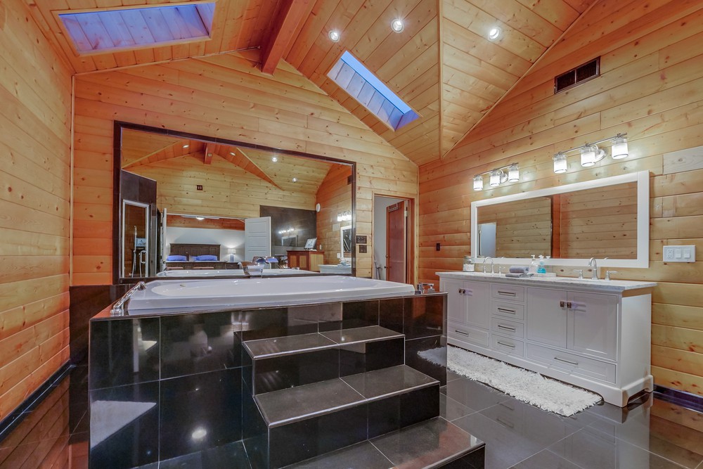 Virtual tour photo 64 of 116 for 2914 Iris Ave