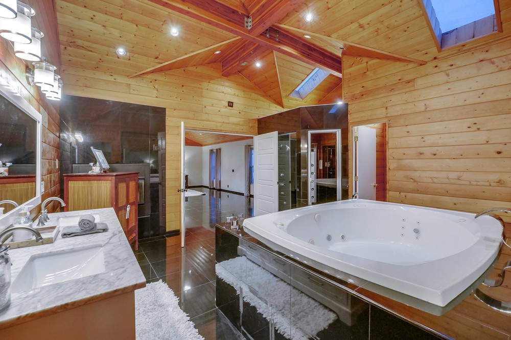 Virtual tour photo 65 of 116 for 2914 Iris Ave