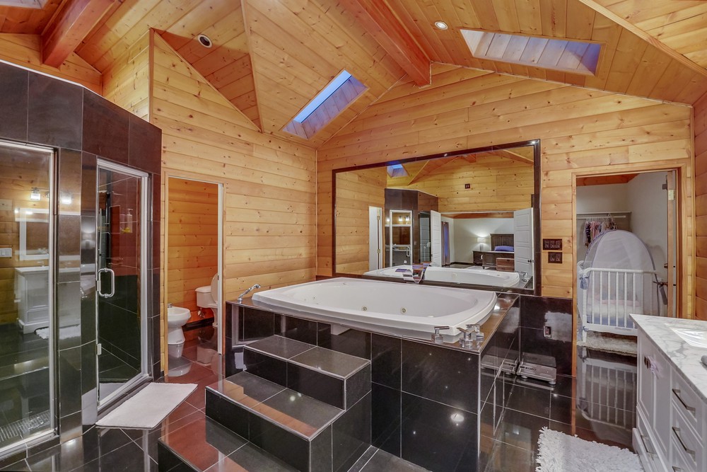 Virtual tour photo 69 of 116 for 2914 Iris Ave