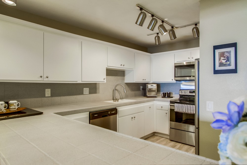 Virtual tour photo 26 of 71 for 2920 Union Street #204