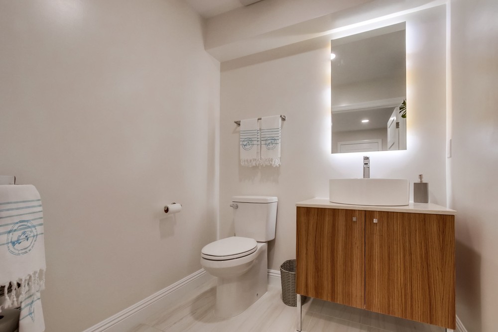 Virtual tour photo 32 of 72 for 2923 Upshur St