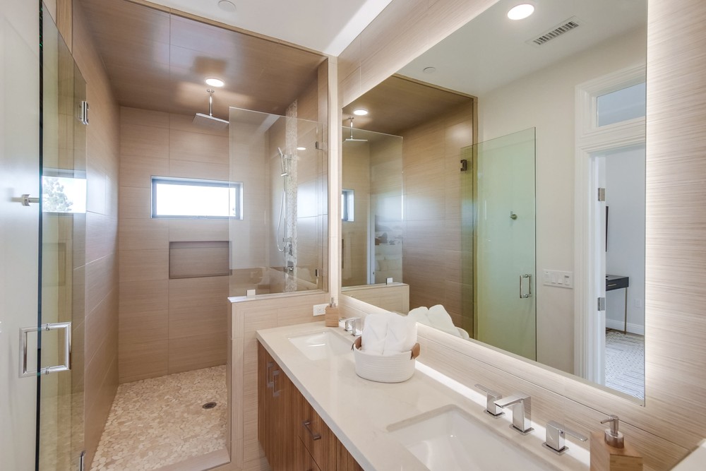 Virtual tour photo 58 of 72 for 2923 Upshur St