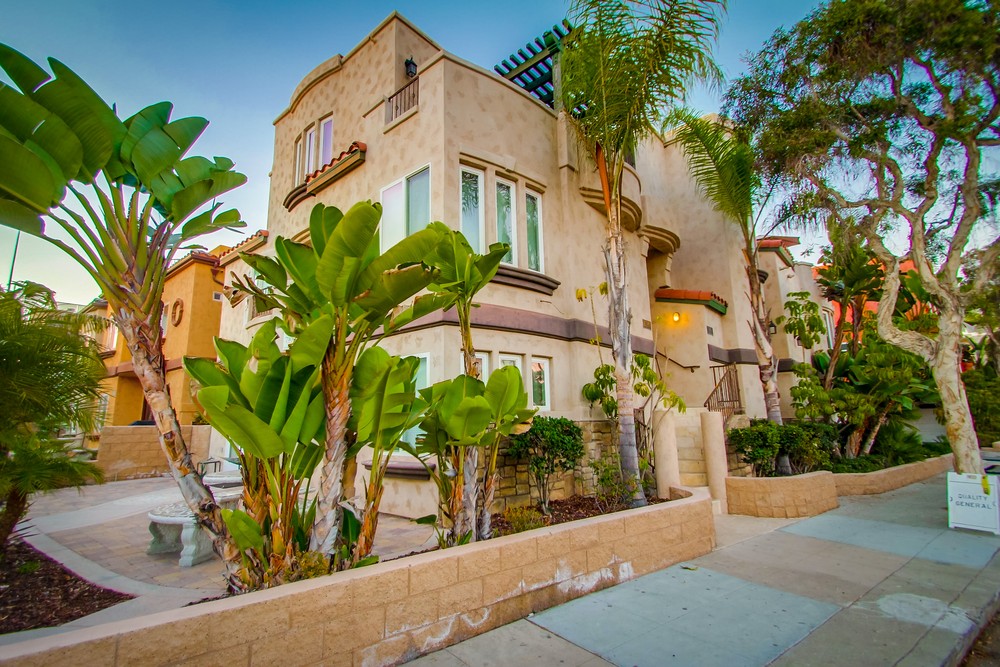 Virtual tour photo 3 of 64 for 2924 Mission Blvd