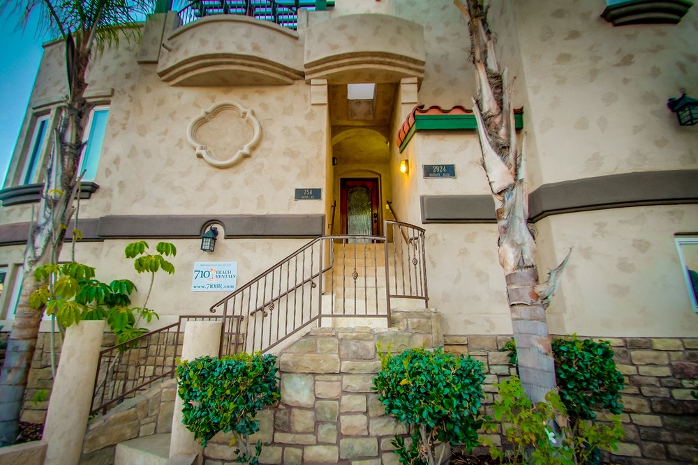 Virtual tour photo 5 of 64 for 2924 Mission Blvd