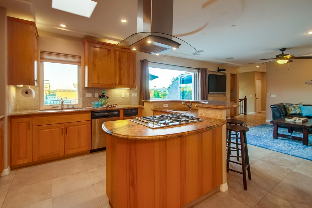 Virtual tour photo 24 of 64 for 2924 Mission Blvd