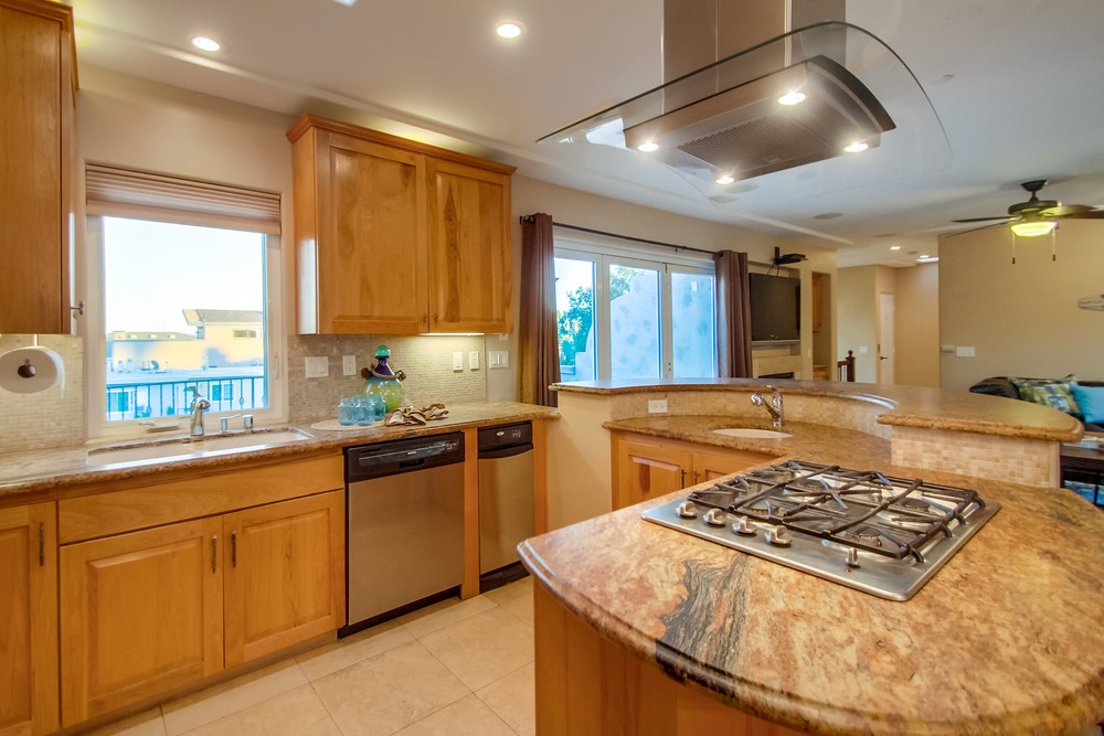 Virtual tour photo 26 of 64 for 2924 Mission Blvd