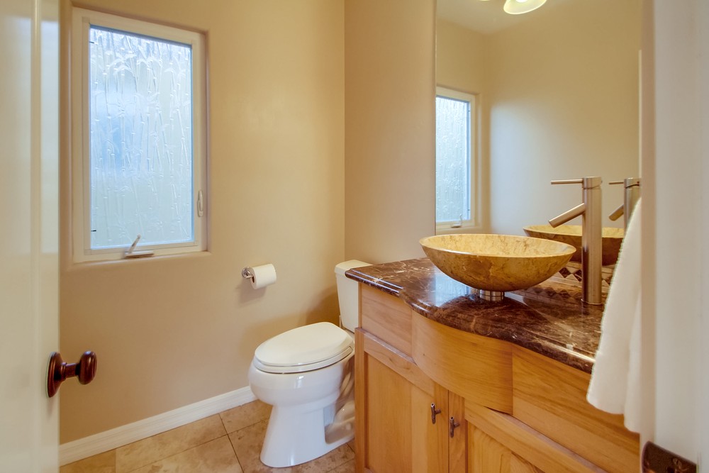 Virtual tour photo 32 of 64 for 2924 Mission Blvd