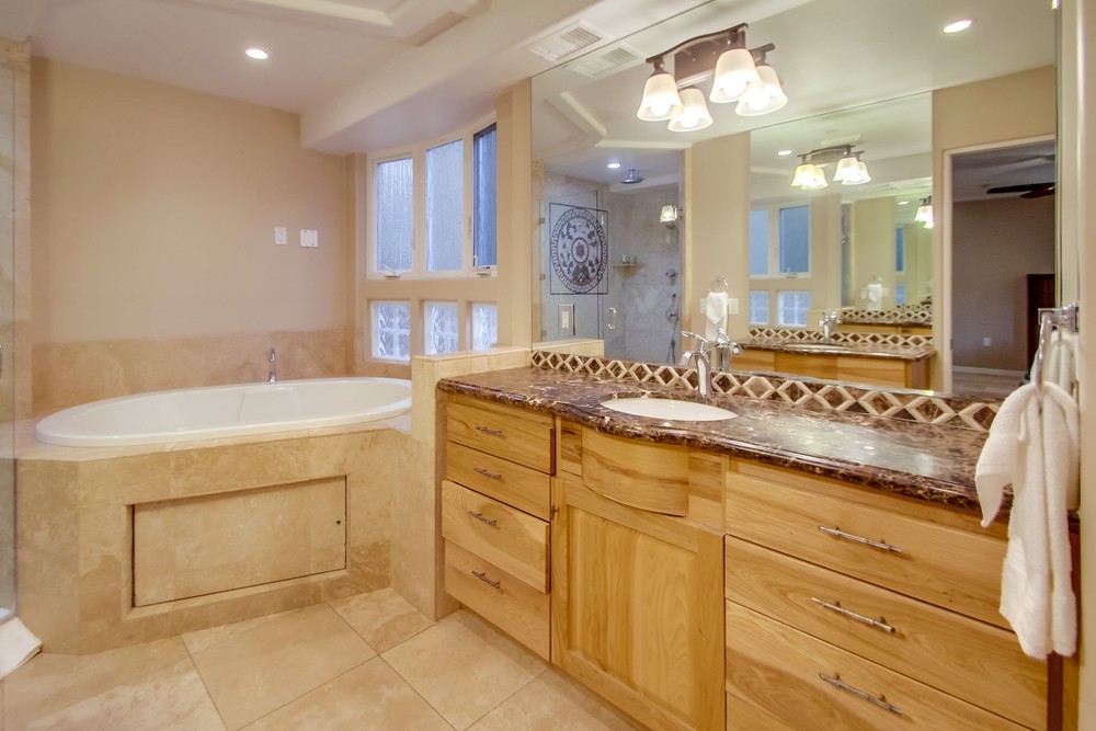 Virtual tour photo 38 of 64 for 2924 Mission Blvd