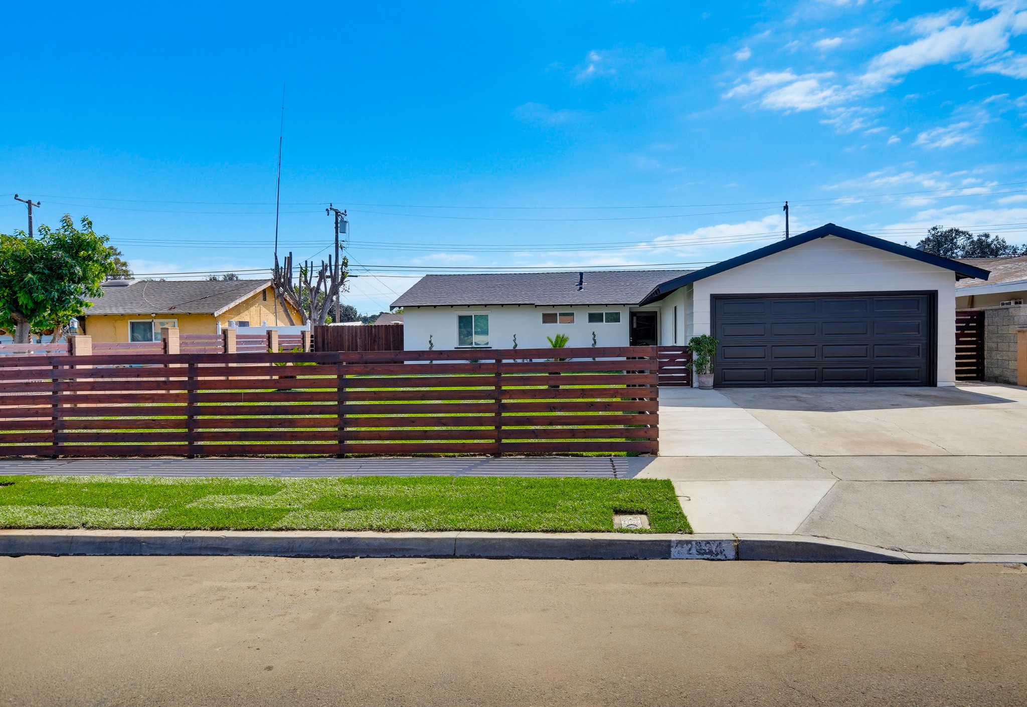 Virtual tour photo 1 of 65 for 2924 W McFadden Ave
