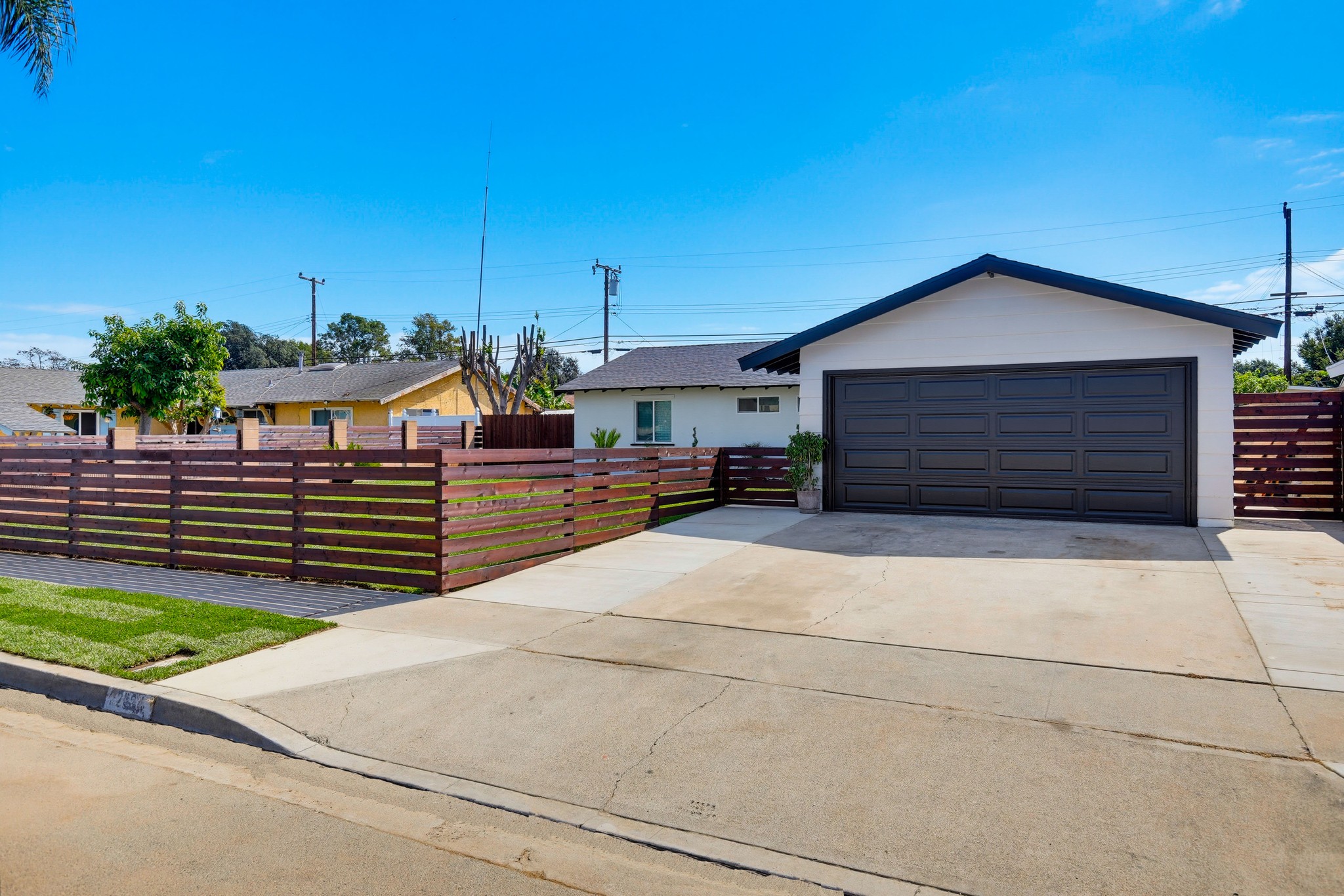 Virtual tour photo 3 of 65 for 2924 W McFadden Ave