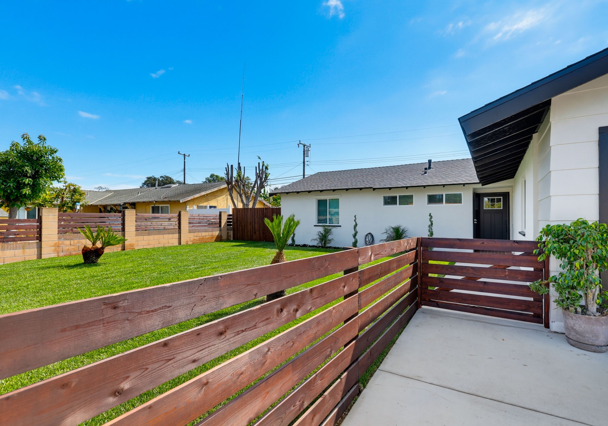 Virtual tour photo 5 of 65 for 2924 W McFadden Ave