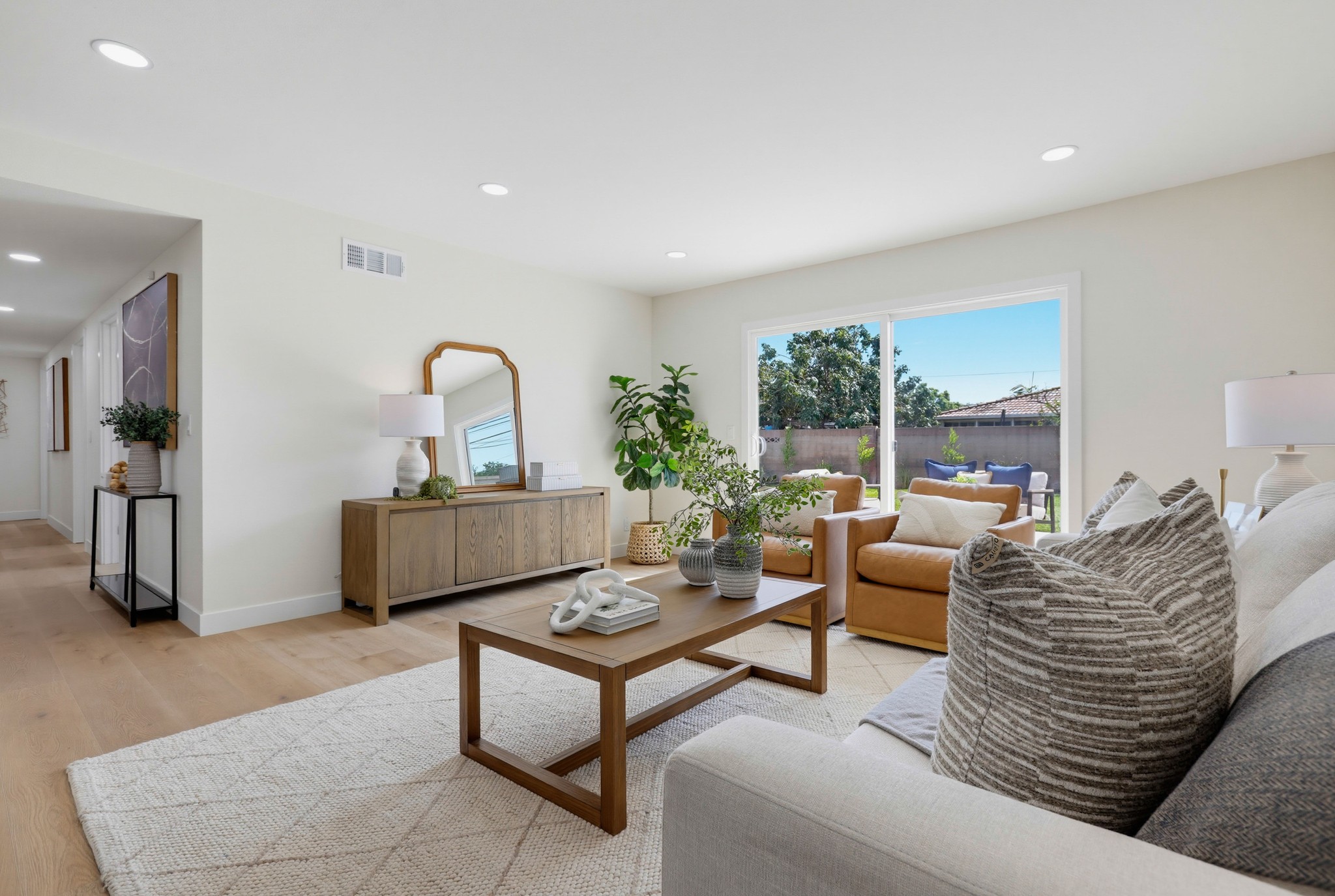 Virtual tour photo 18 of 65 for 2924 W McFadden Ave