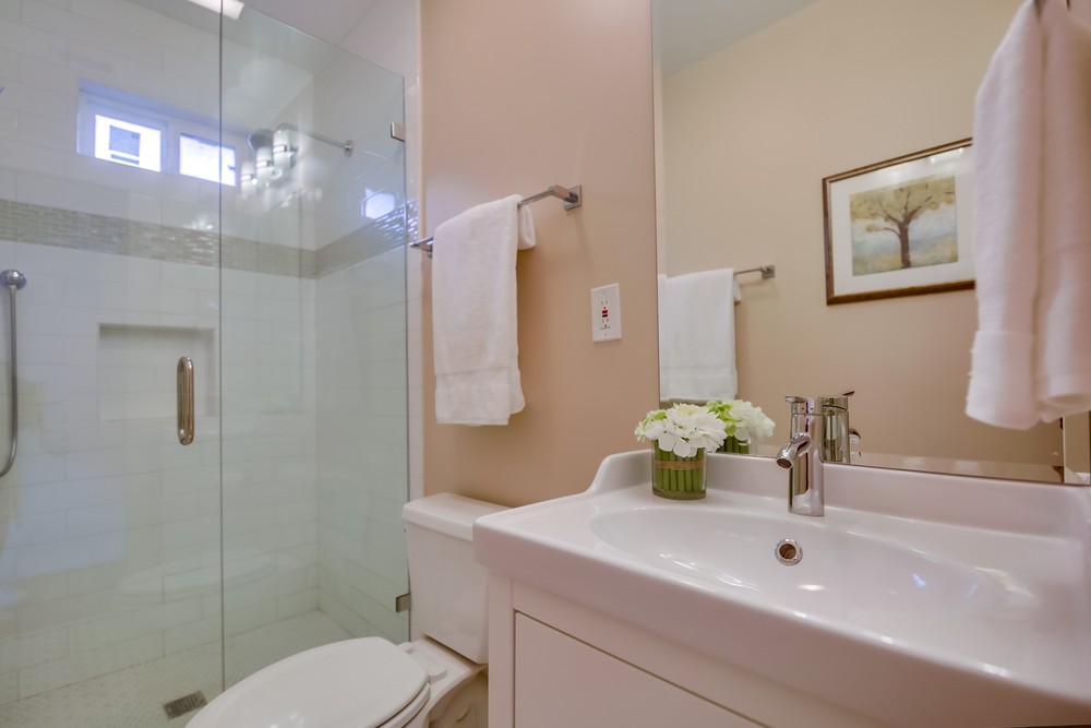Virtual tour photo 31 of 56 for 2927 Bancroft St