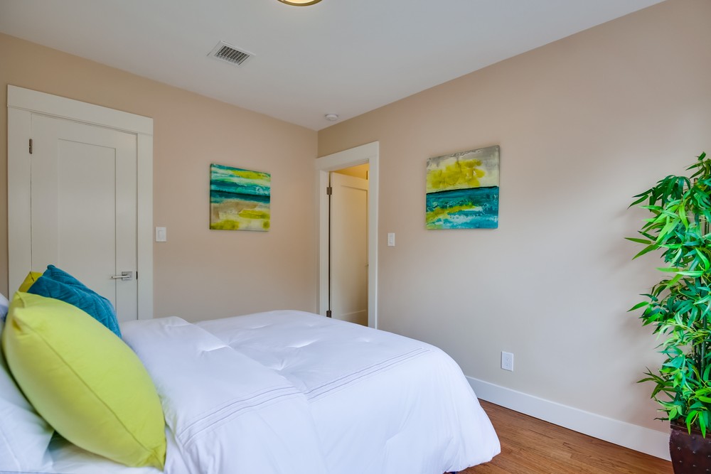 Virtual tour photo 34 of 56 for 2927 Bancroft St