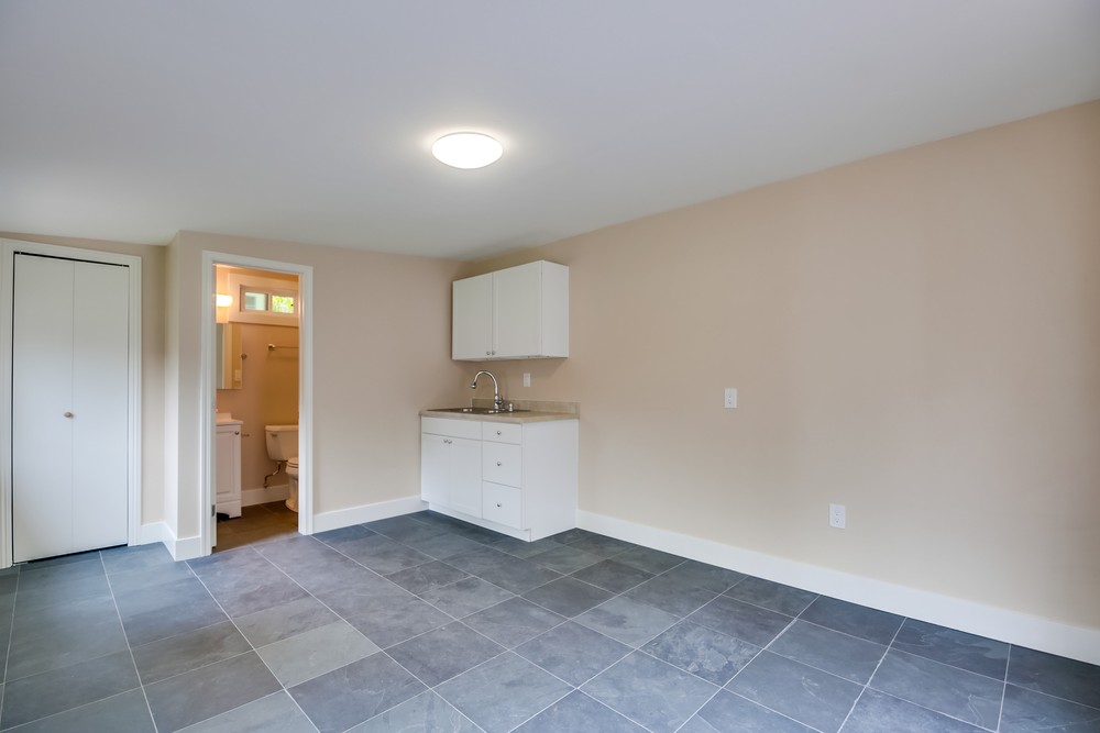 Virtual tour photo 36 of 56 for 2927 Bancroft St