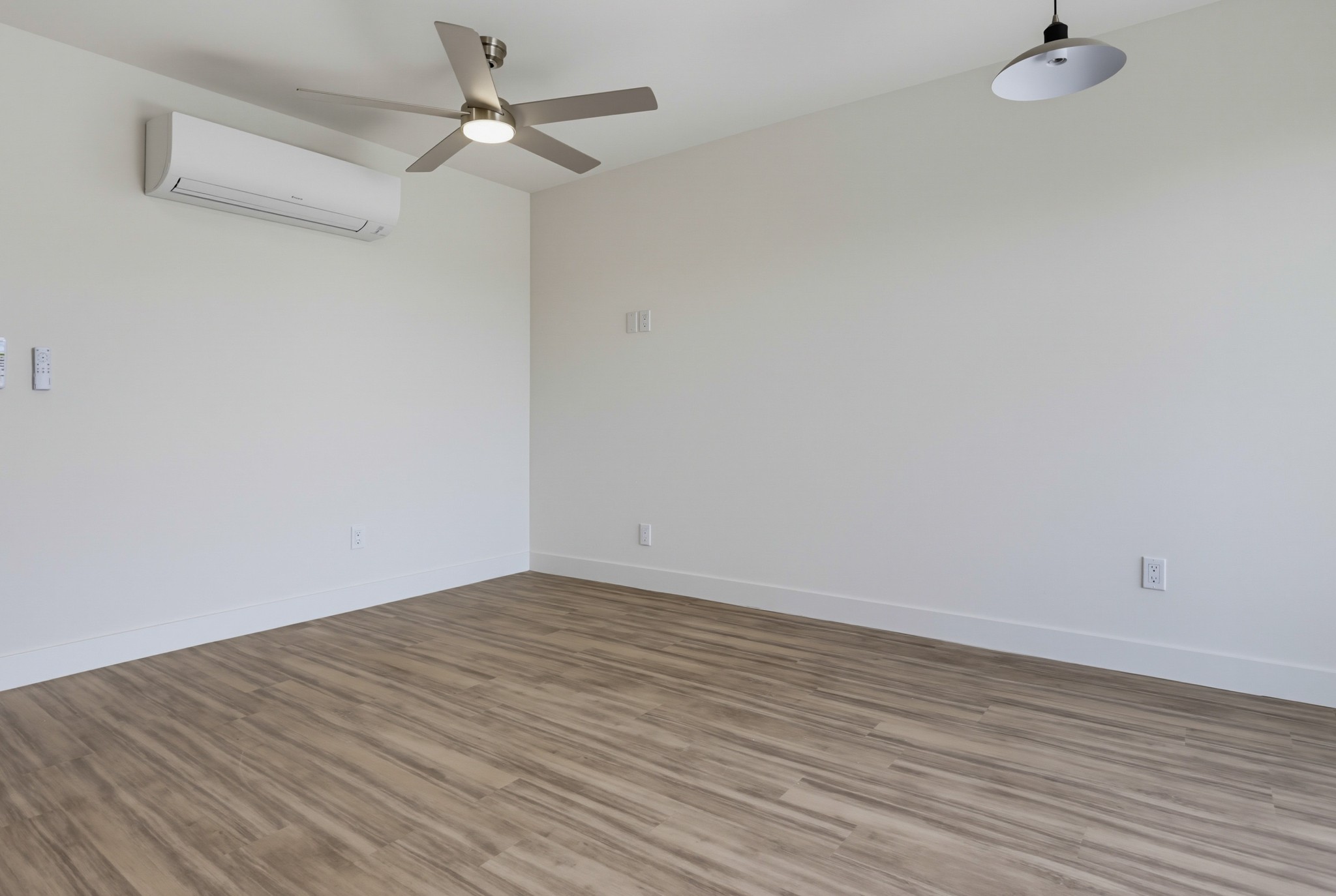 Virtual tour photo 9 of 41 for 2930 Lincoln Ave