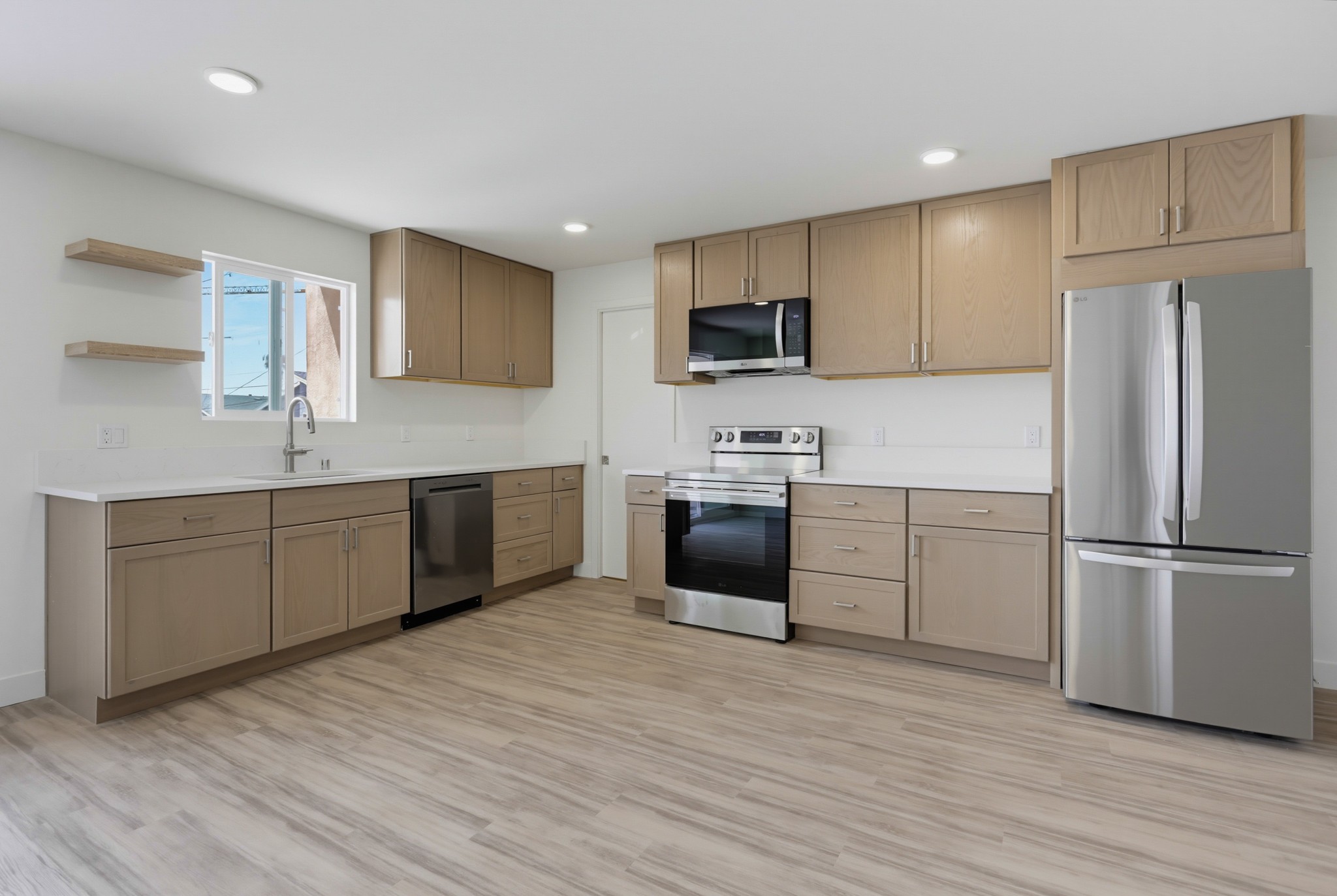 Virtual tour photo 12 of 41 for 2930 Lincoln Ave