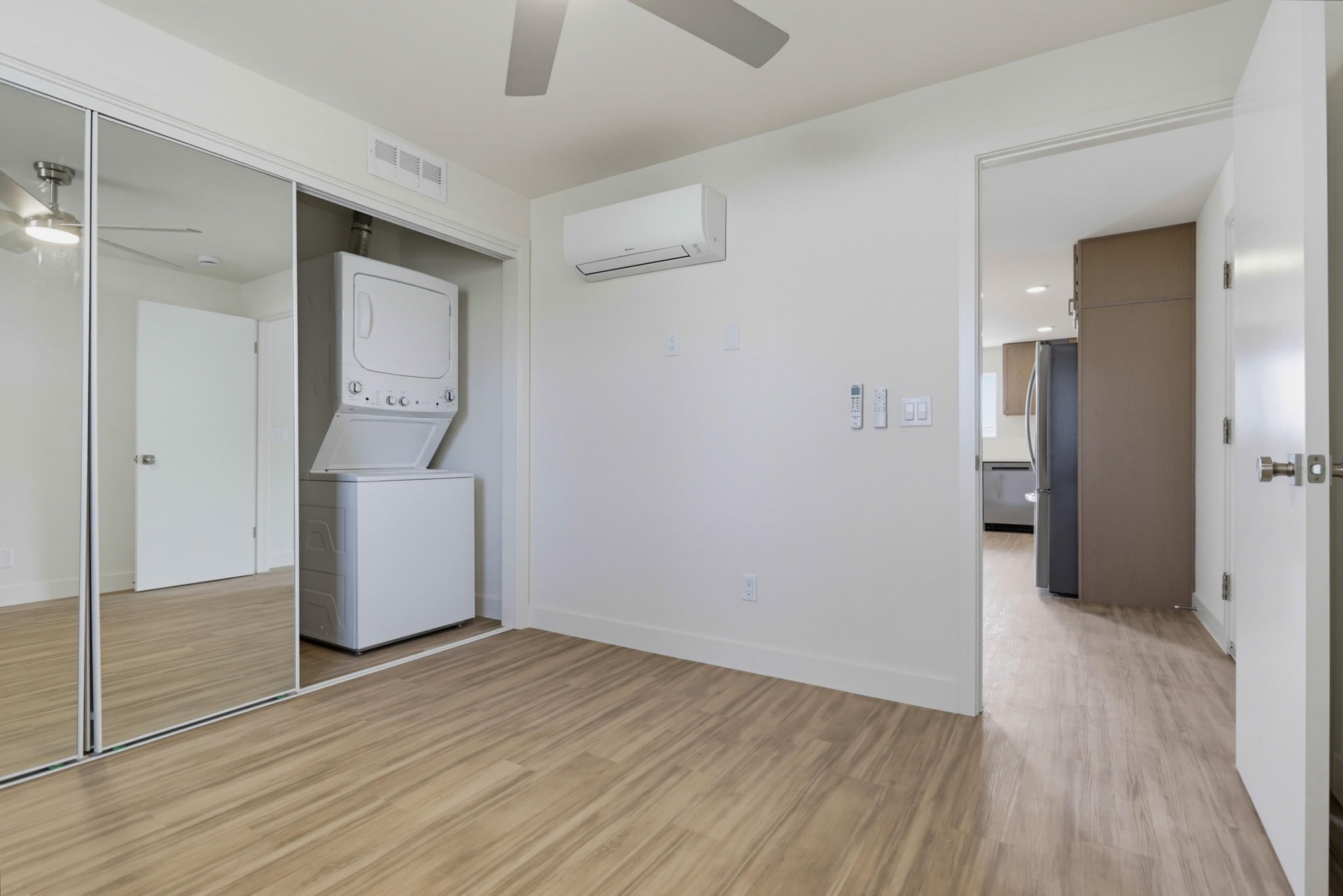 Virtual tour photo 17 of 41 for 2930 Lincoln Ave