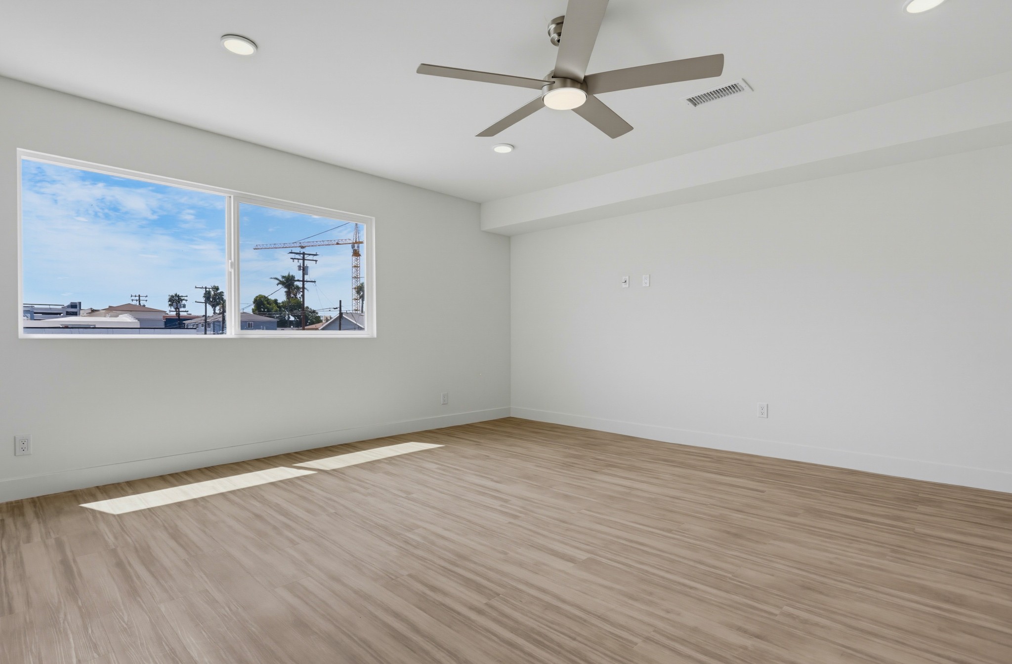 Virtual tour photo 24 of 41 for 2930 Lincoln Ave