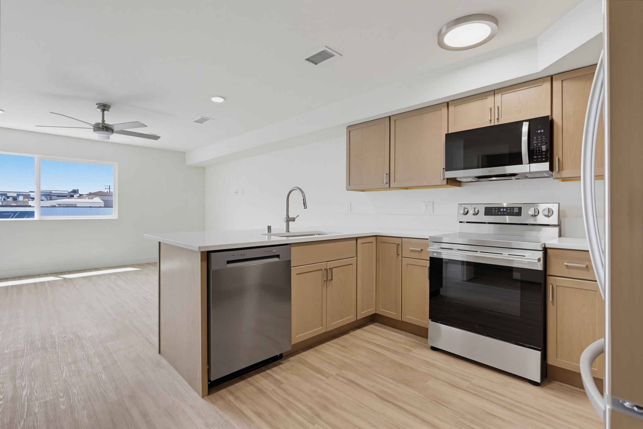 Virtual tour photo 29 of 41 for 2930 Lincoln Ave