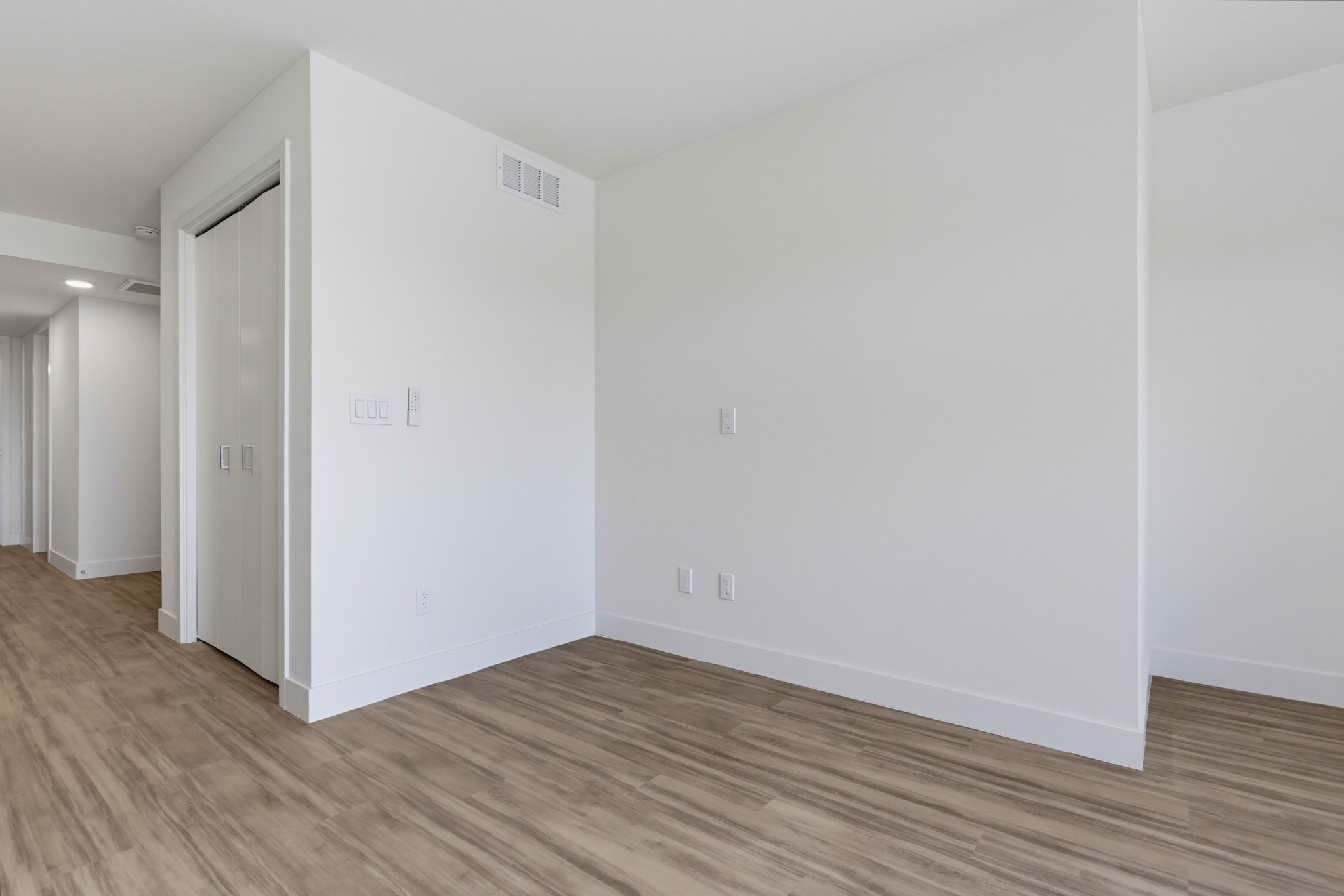 Virtual tour photo 32 of 41 for 2930 Lincoln Ave