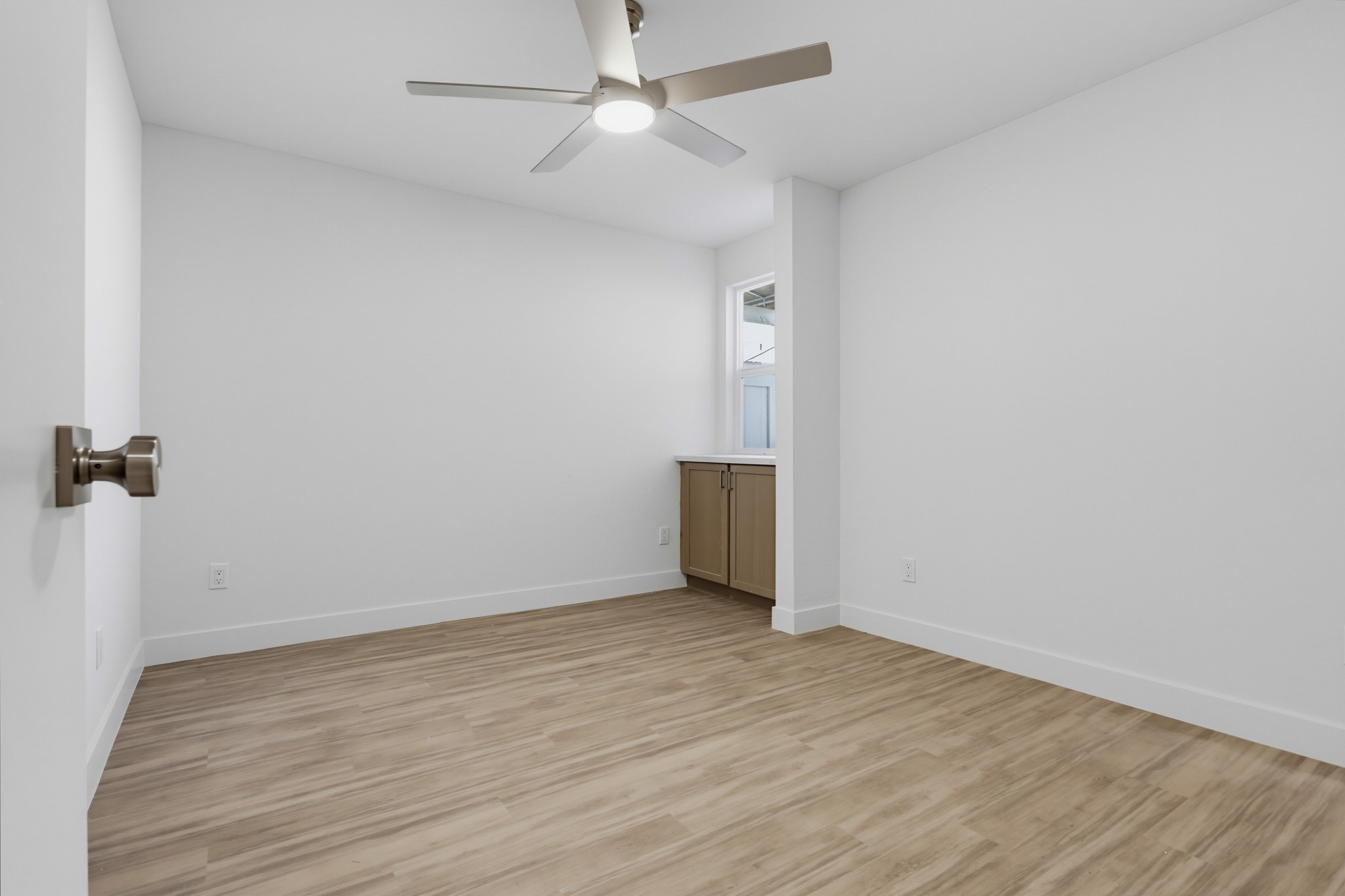 Virtual tour photo 33 of 41 for 2930 Lincoln Ave