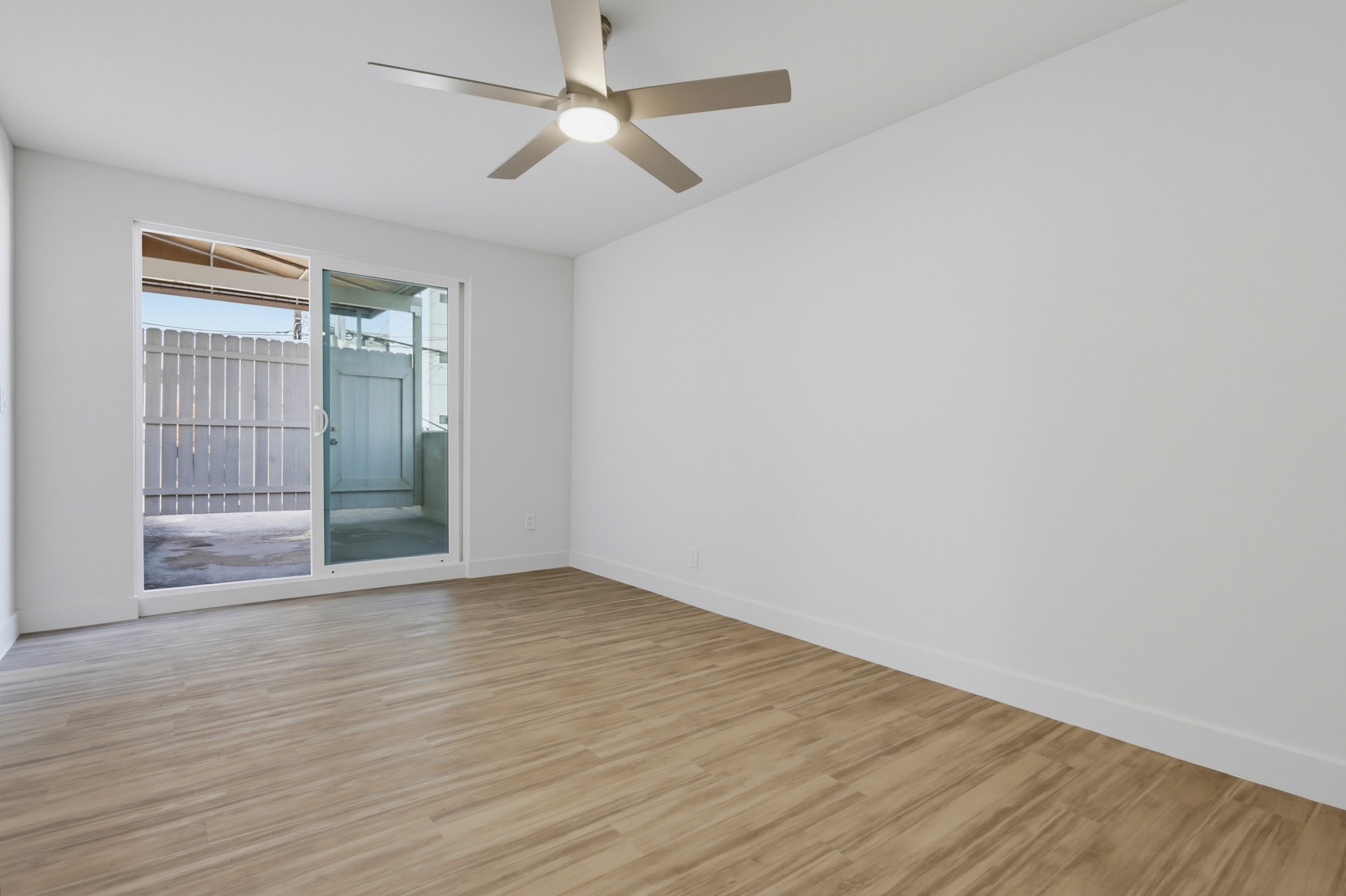 Virtual tour photo 36 of 41 for 2930 Lincoln Ave