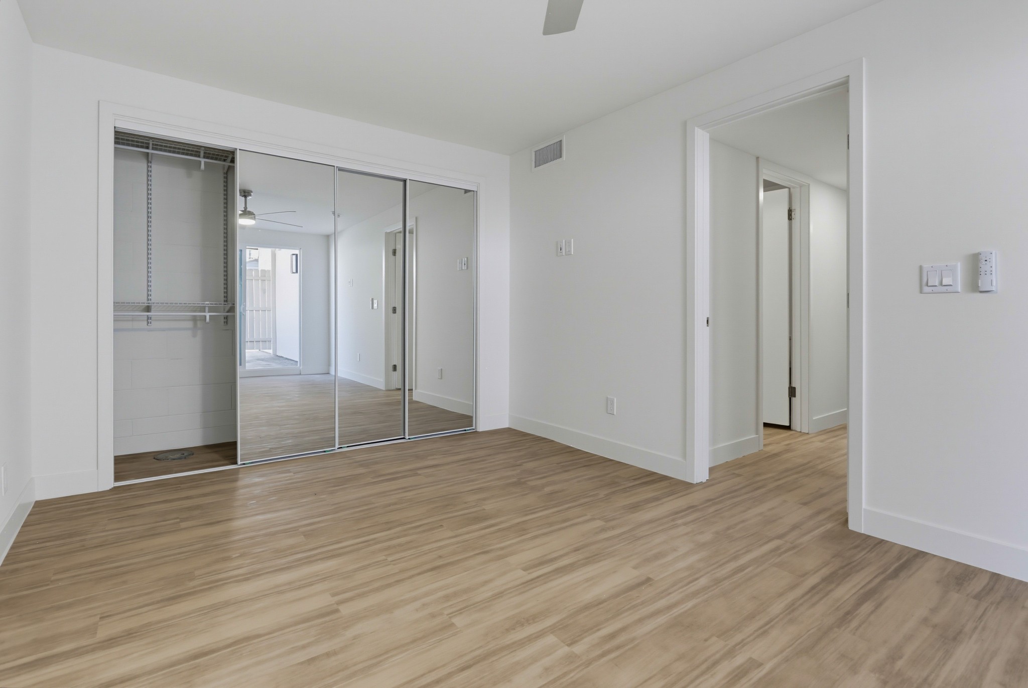 Virtual tour photo 37 of 41 for 2930 Lincoln Ave