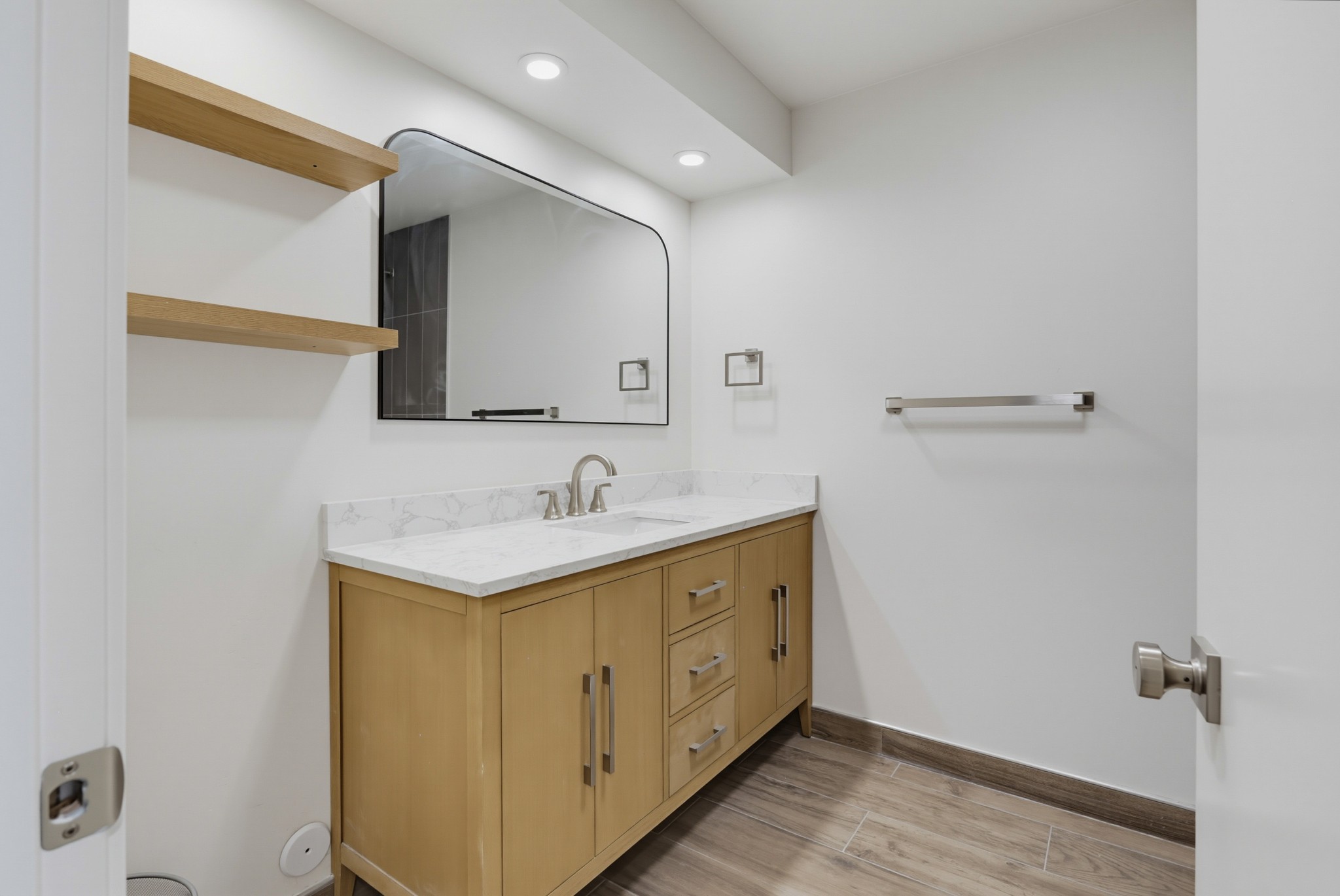 Virtual tour photo 38 of 41 for 2930 Lincoln Ave