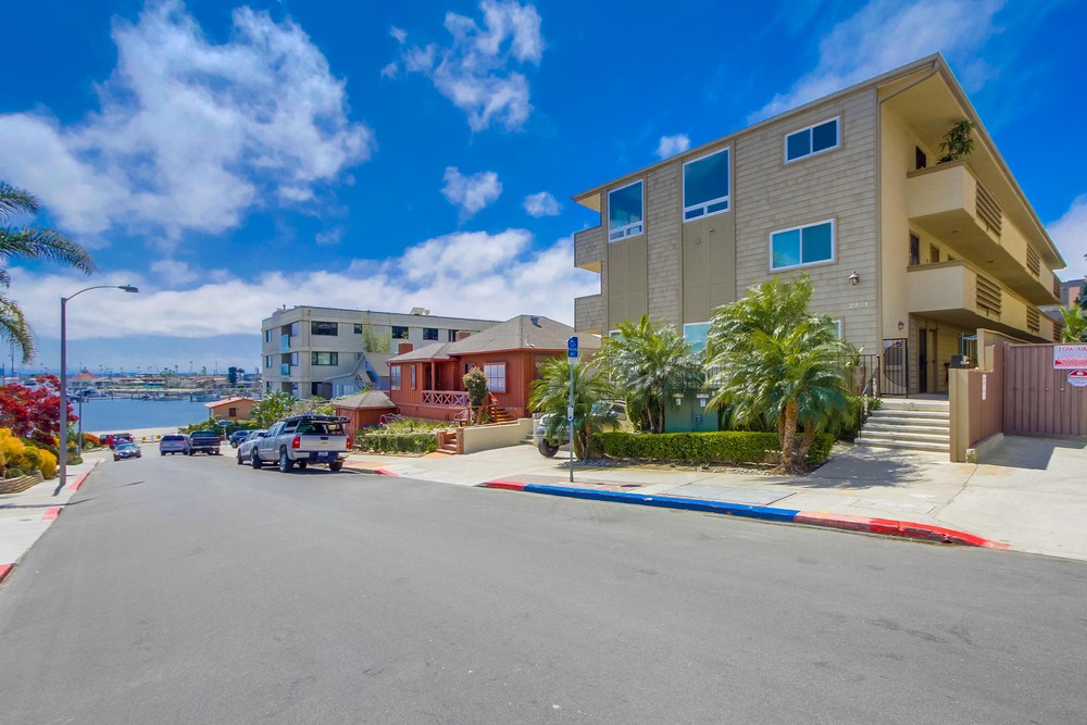 Virtual tour photo 1 of 43 for 2931 McCall St UNIT B