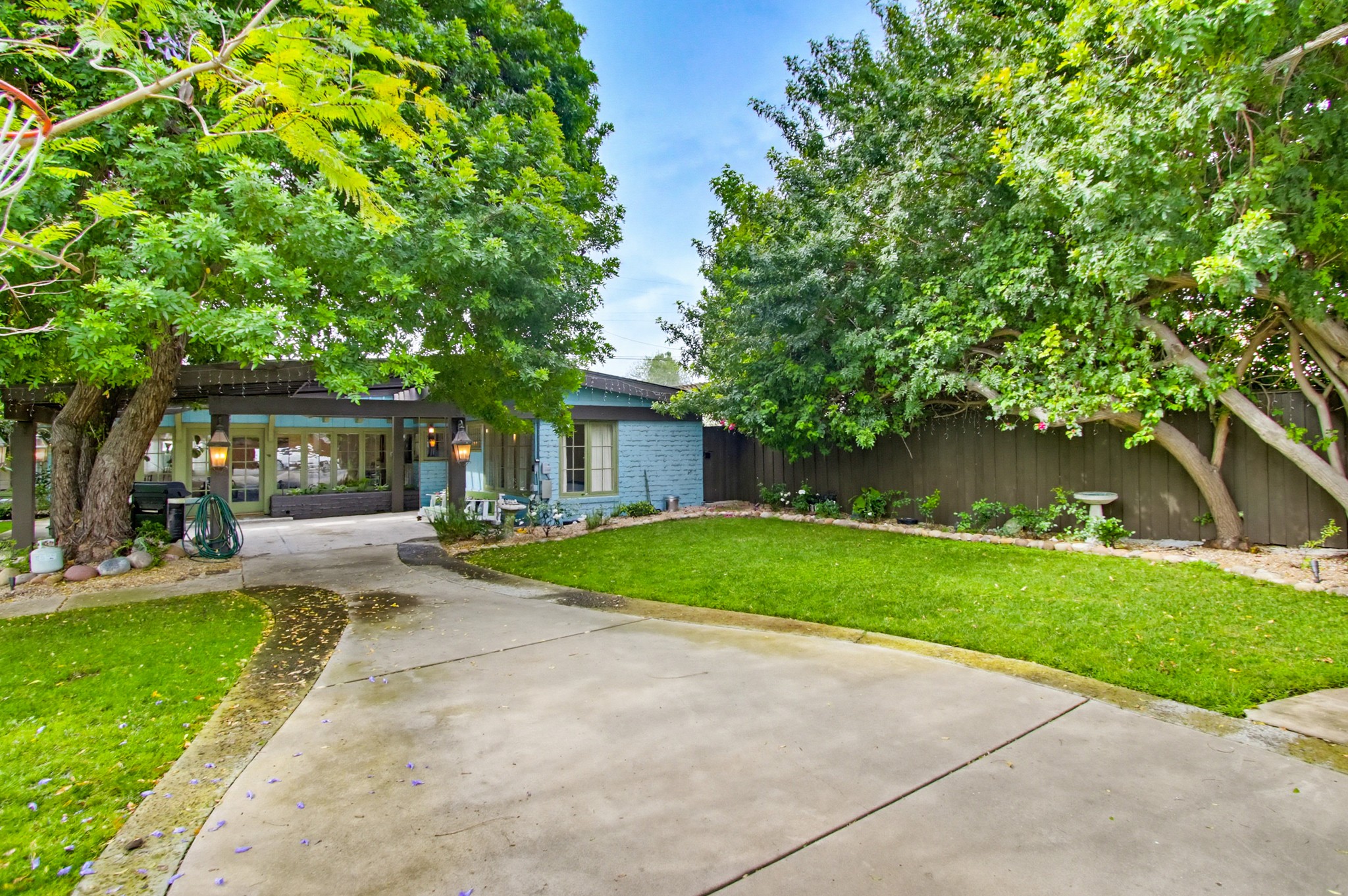 Virtual tour photo 8 of 102 for 2931 Thorn St