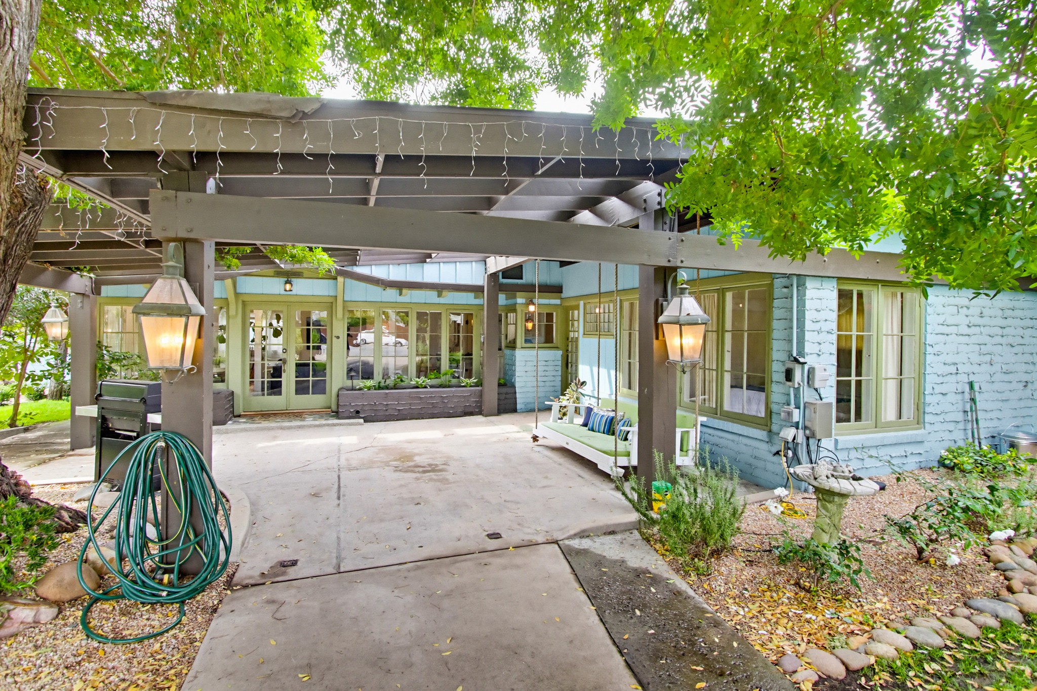 Virtual tour photo 10 of 102 for 2931 Thorn St