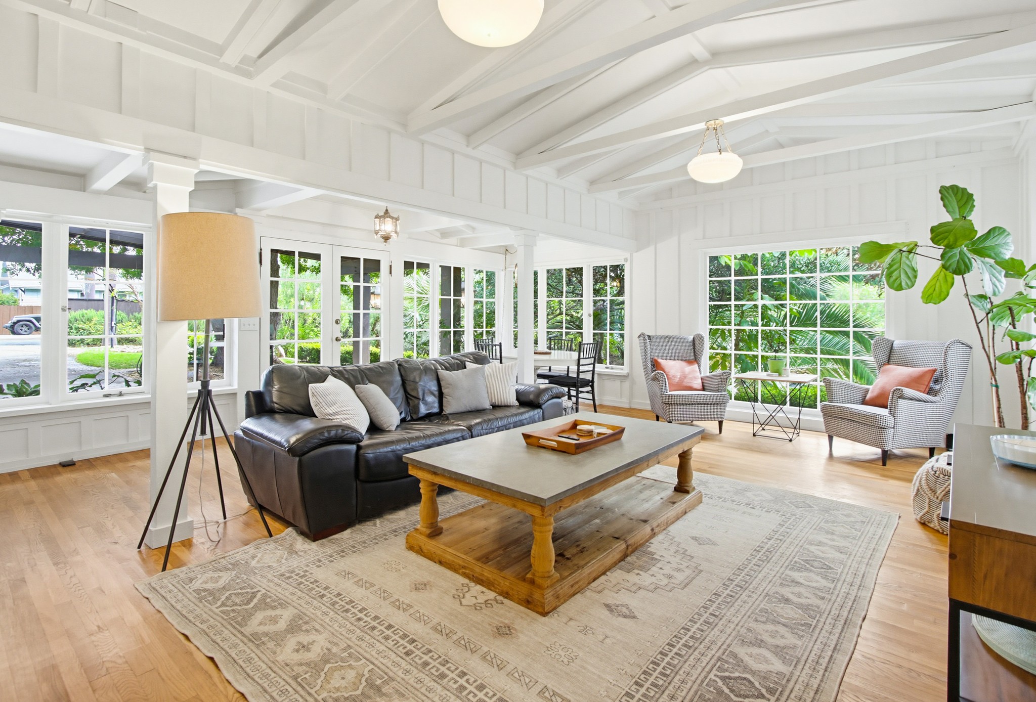 Virtual tour photo 17 of 102 for 2931 Thorn St