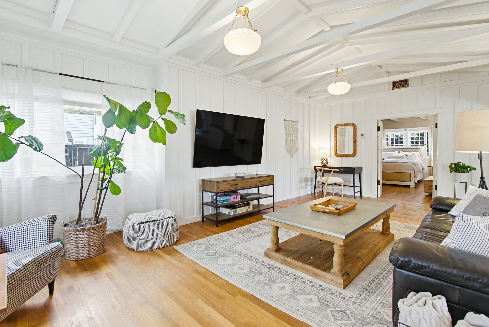 Virtual tour photo 20 of 102 for 2931 Thorn St