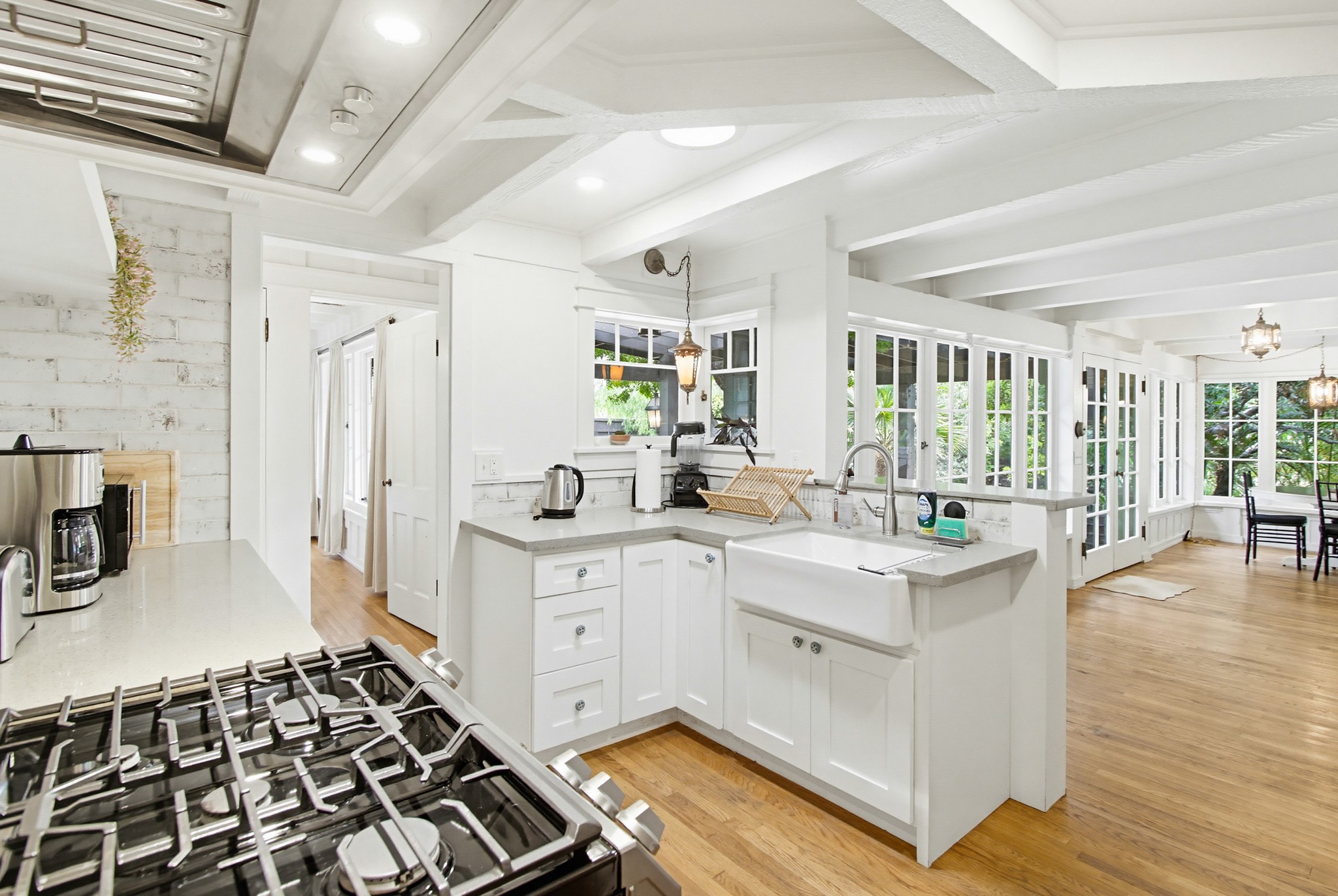 Virtual tour photo 26 of 102 for 2931 Thorn St