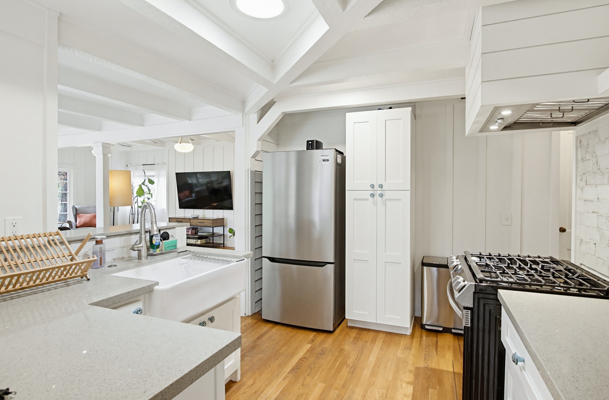 Virtual tour photo 27 of 102 for 2931 Thorn St