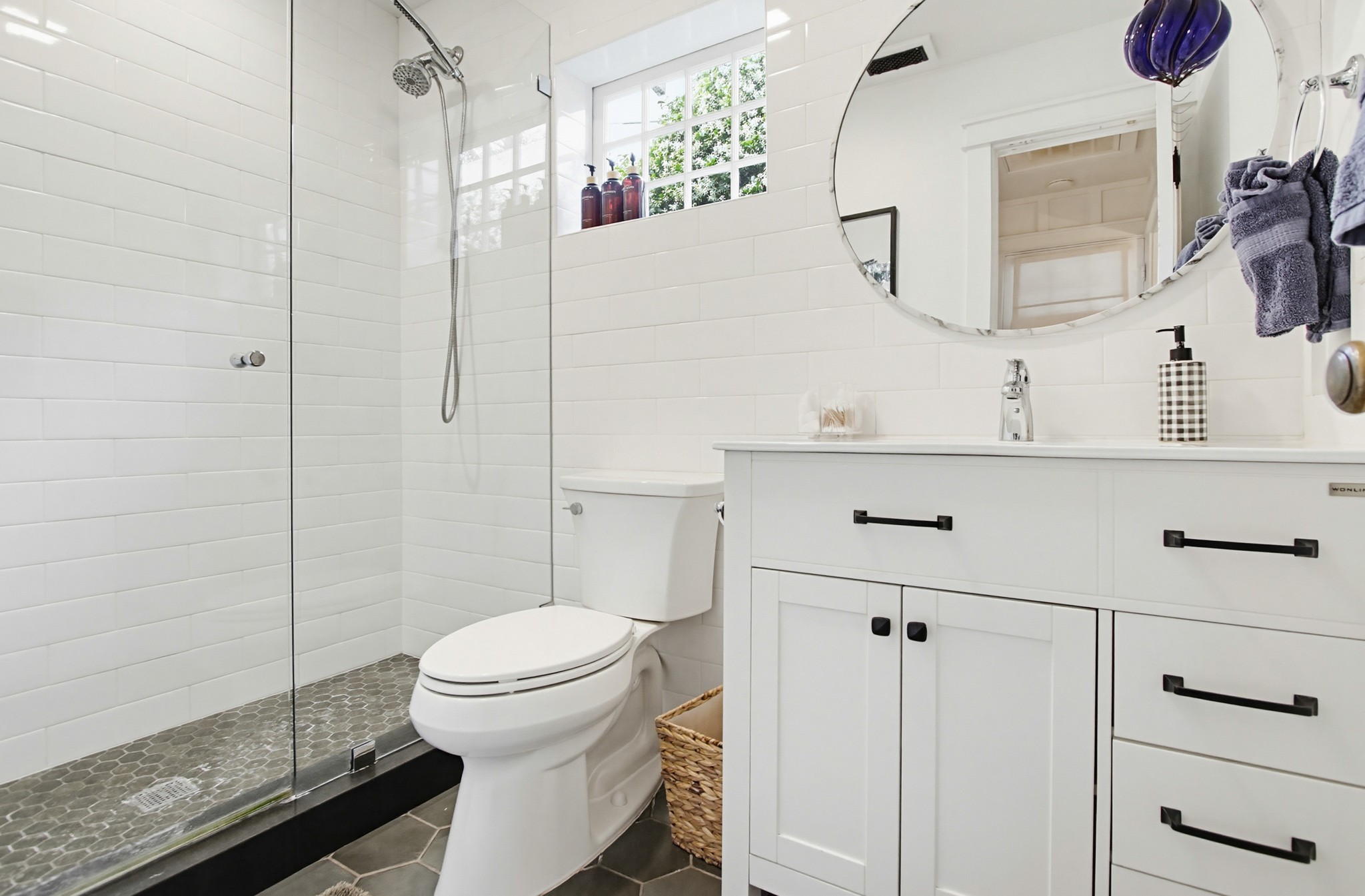Virtual tour photo 32 of 102 for 2931 Thorn St