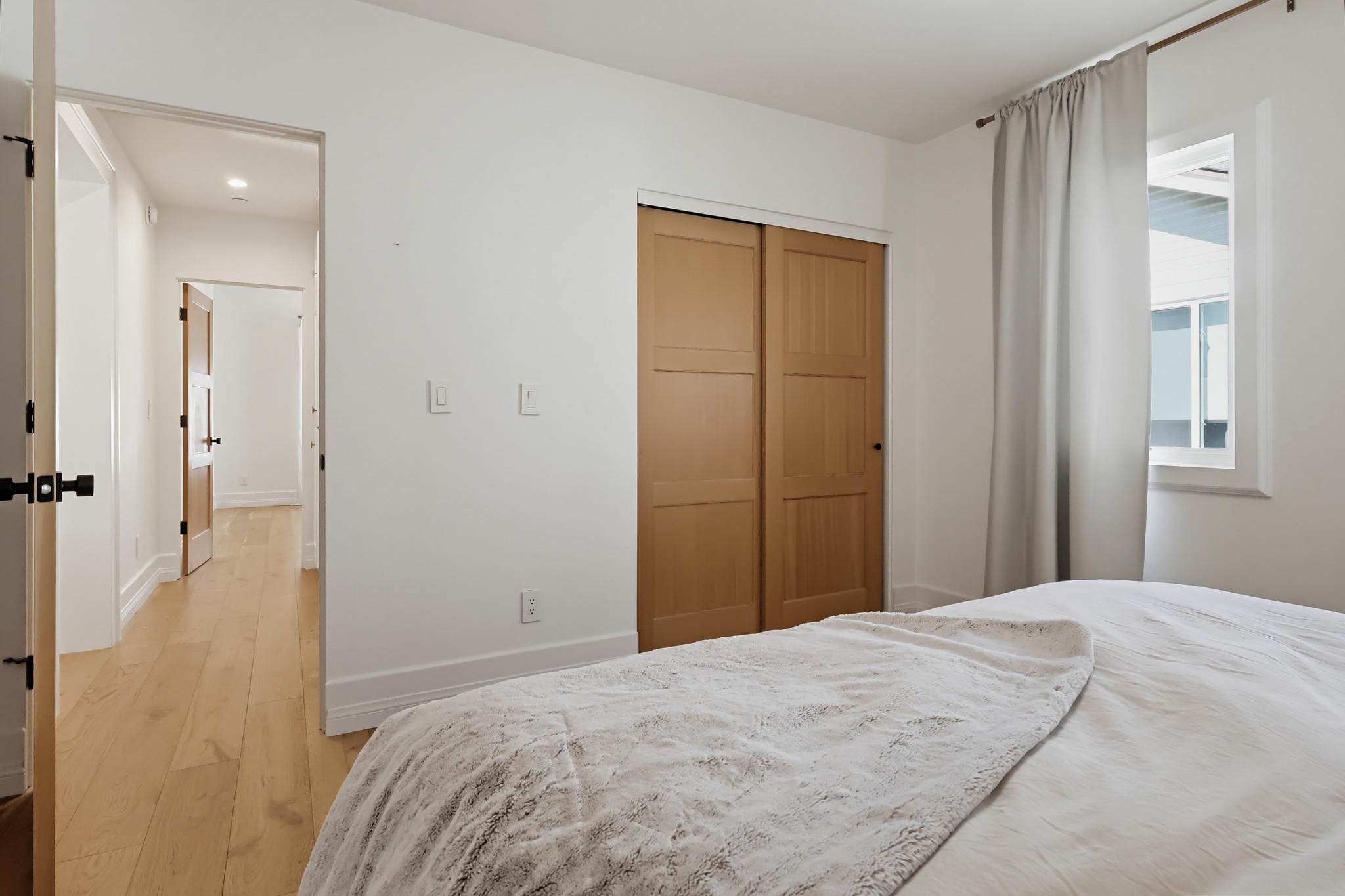 Virtual tour photo 40 of 98 for 2932 Edgehill Dr
