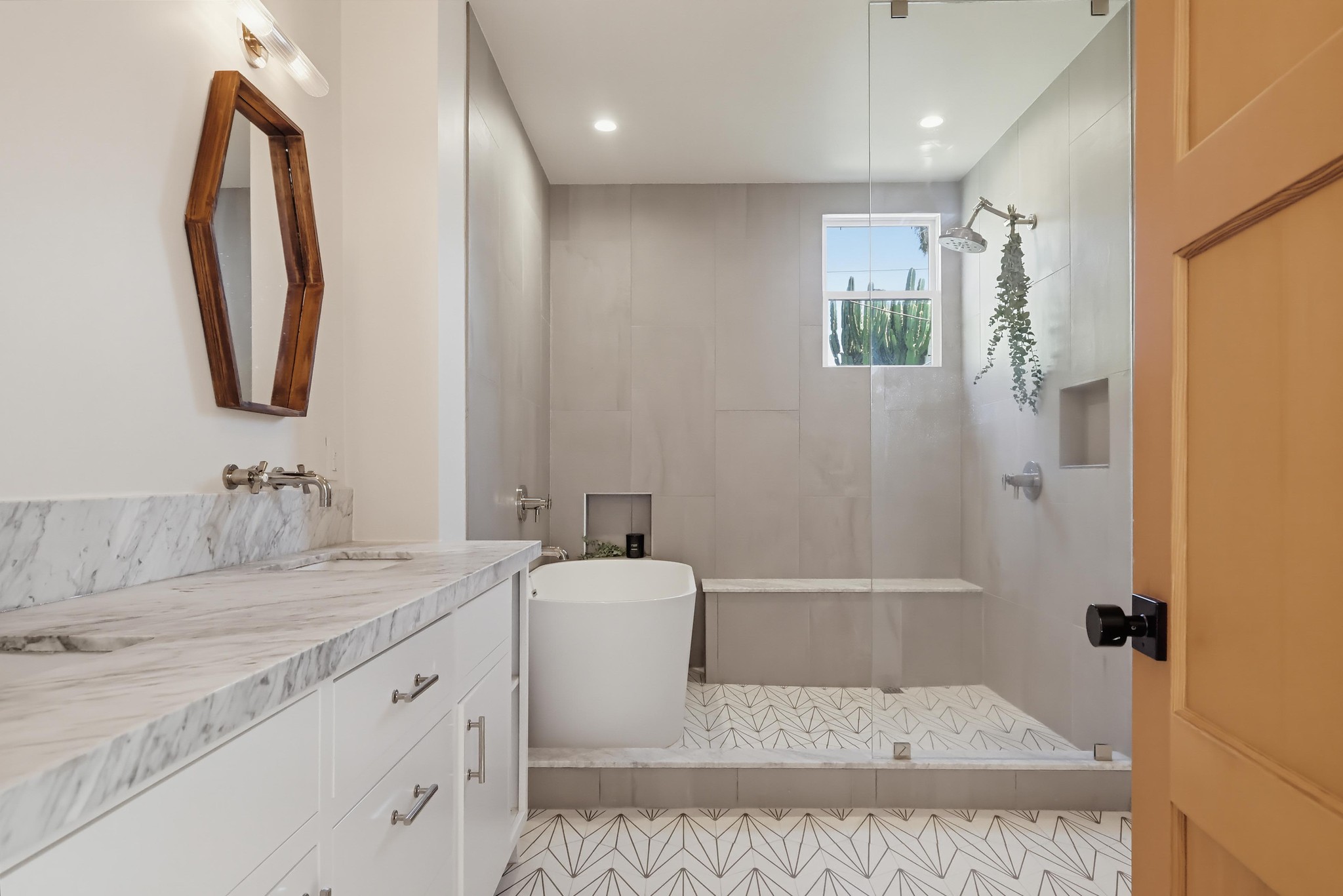 Virtual tour photo 69 of 98 for 2932 Edgehill Dr